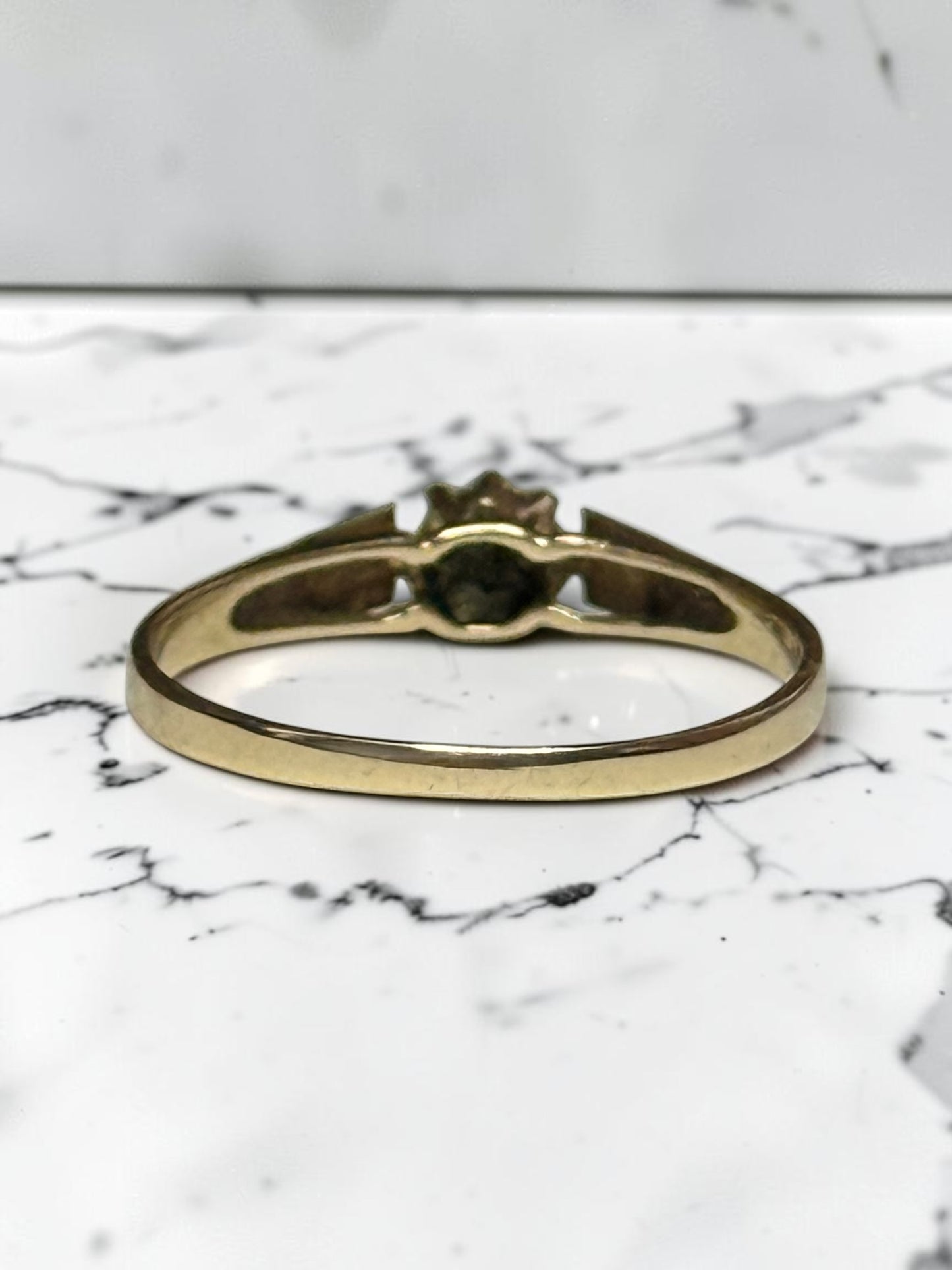 Vintage Diamond 9k Gold Solitaire Ring Size N