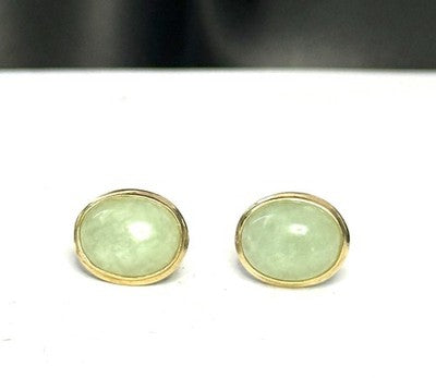 Pretty Oval Light Green Jade 9K Earrings
