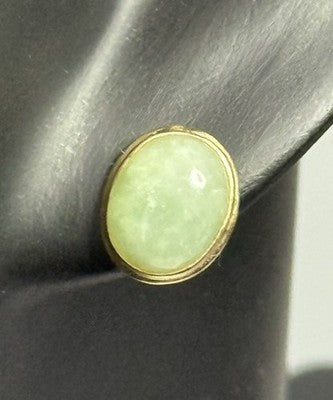 Pretty Oval Light Green Jade 9K Earrings