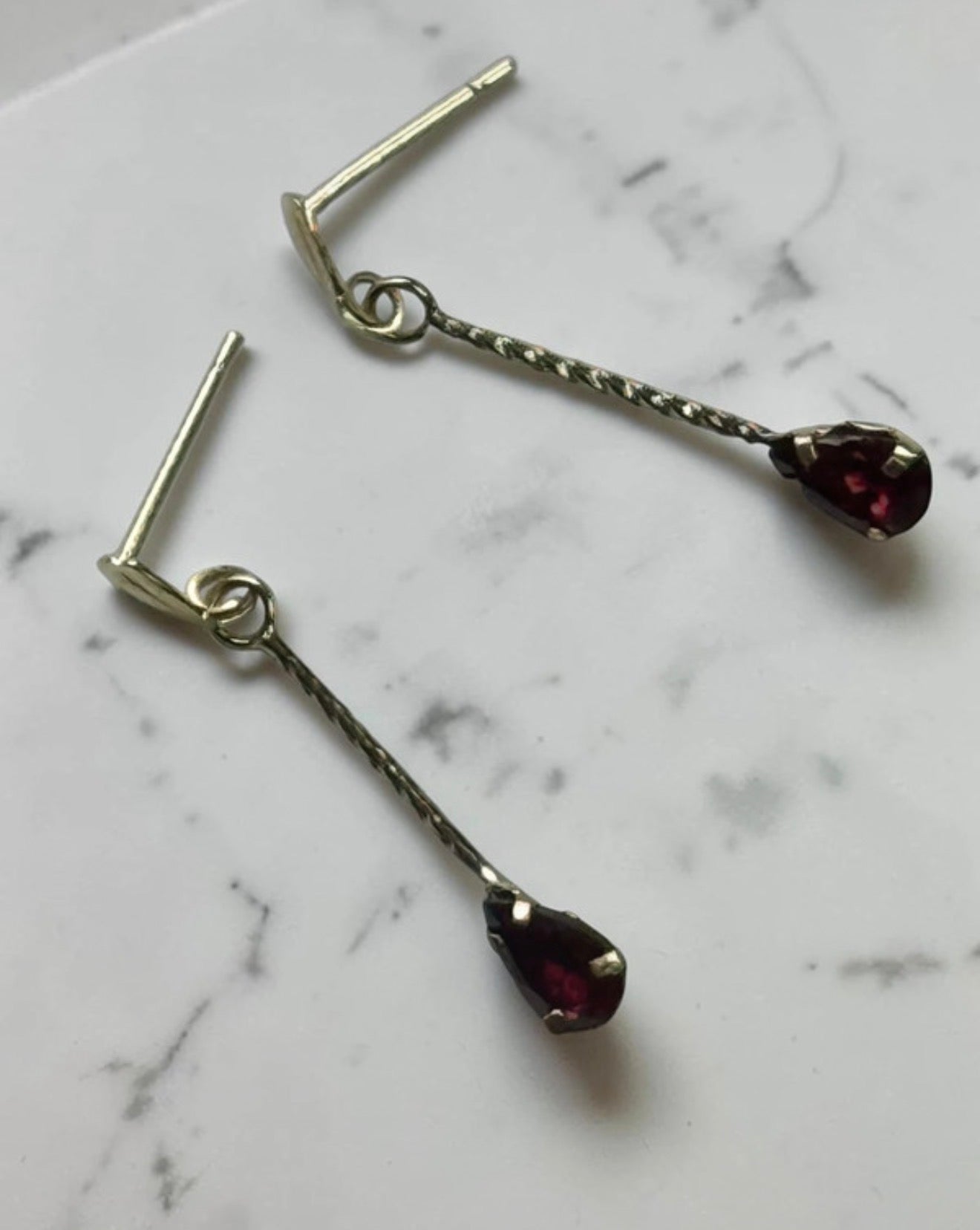 Eye-catching Rhodolite Garnet Gold Drop Earrings