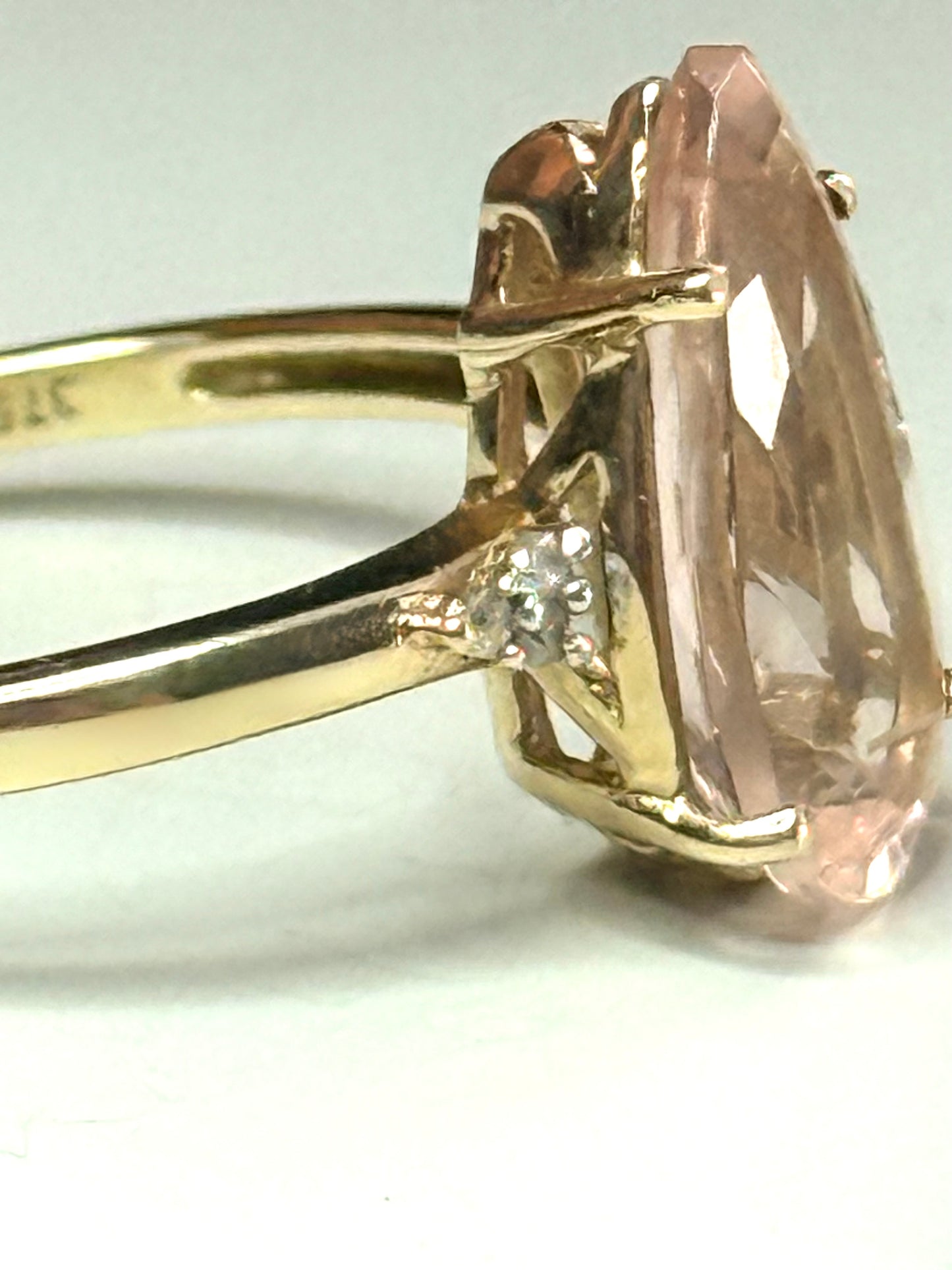 Stunning 3.47ct Morganite & Diamond 9k Gold Cocktail Ring