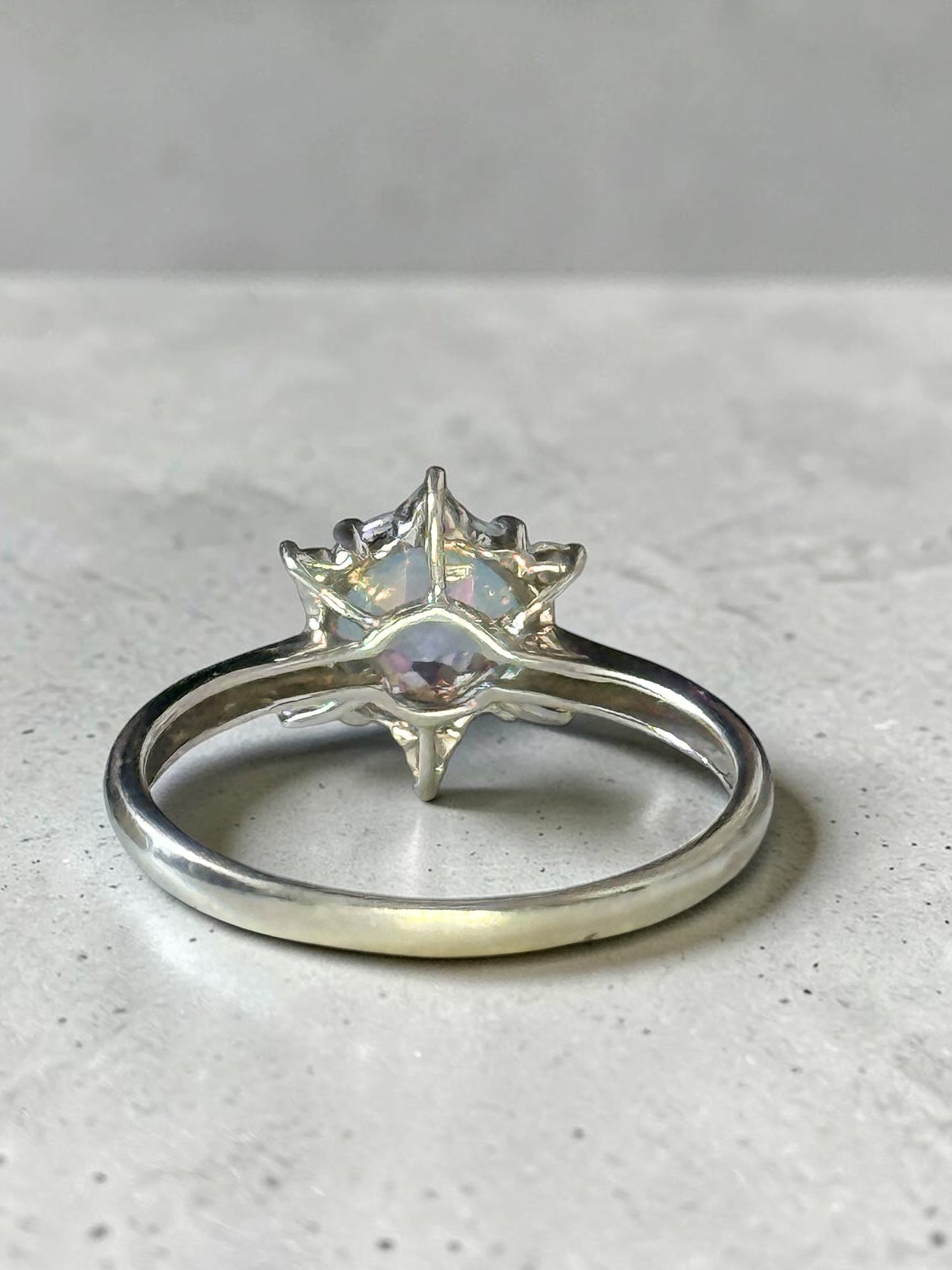 Gorgeous London Topaz & Diamond Star Design Ring White Gold 9k