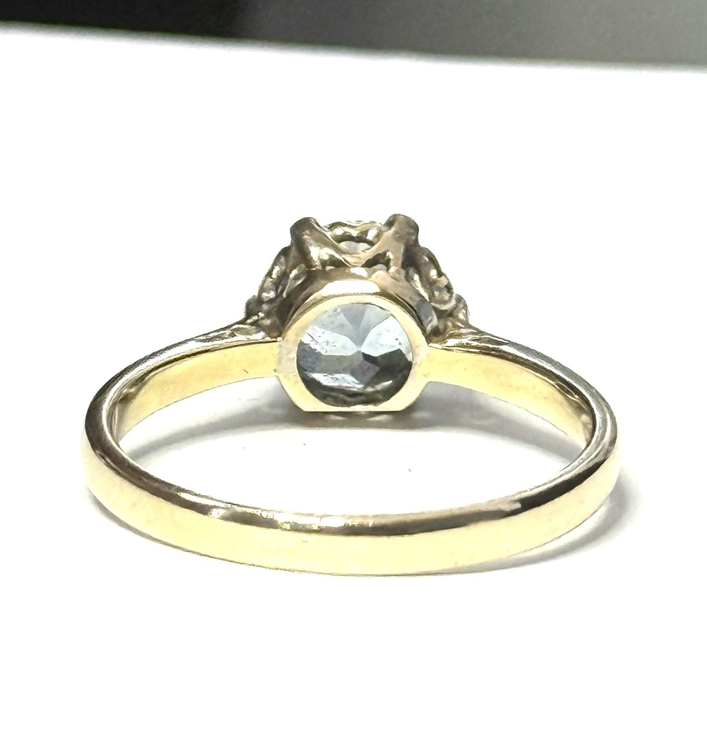 1.67ct Vintage Blue Topaz Solitaire 14k Gold Ring