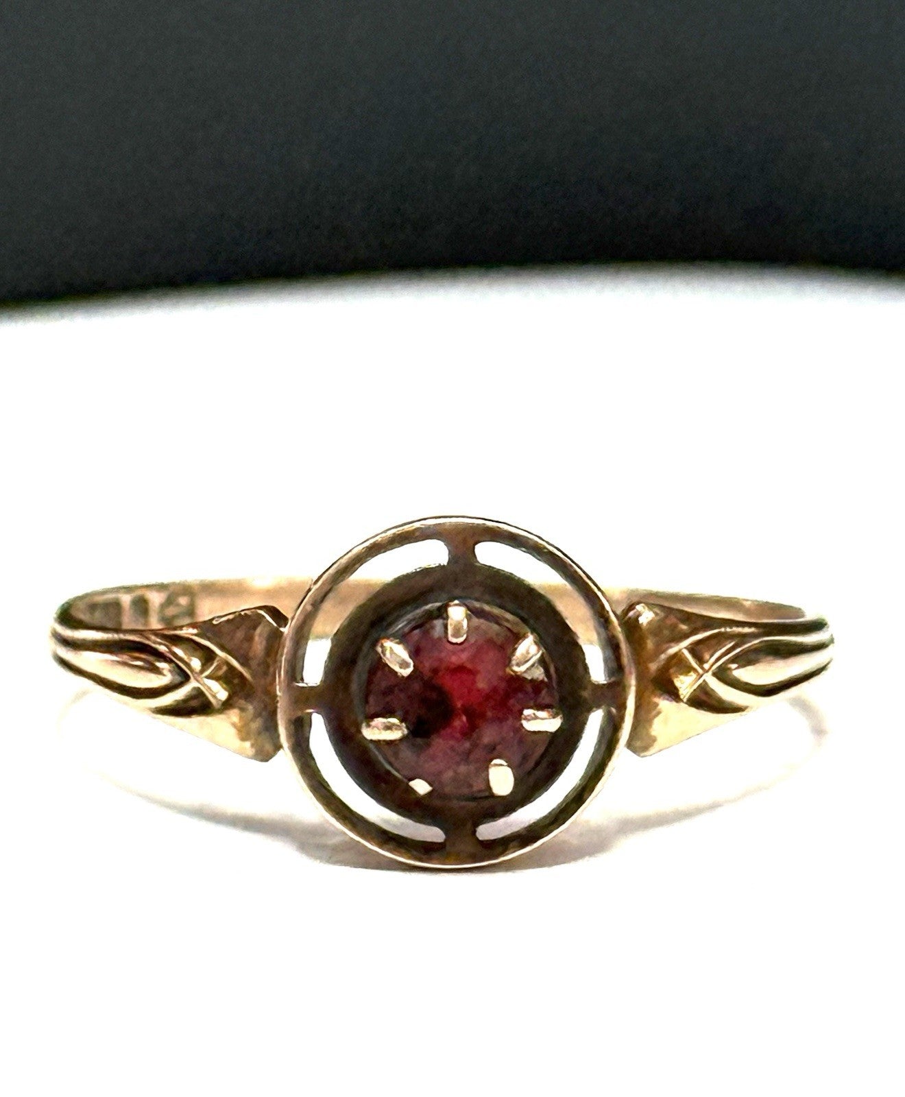 Antique Chester 1917 Garnet Solitaire Gold Ring
