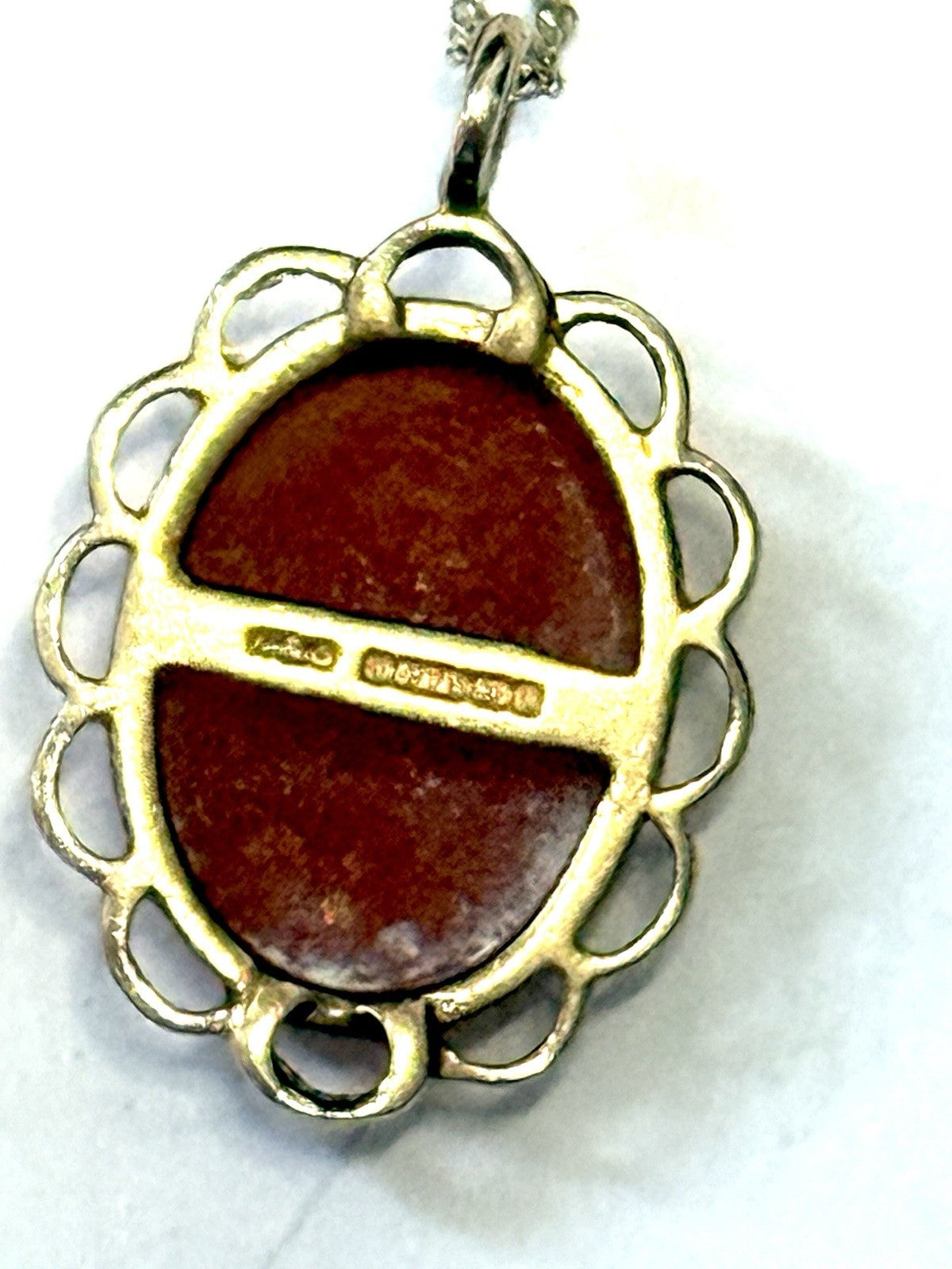 Totally Back In Fashion Vintage Shell Cameo Gold Pendant & Chain