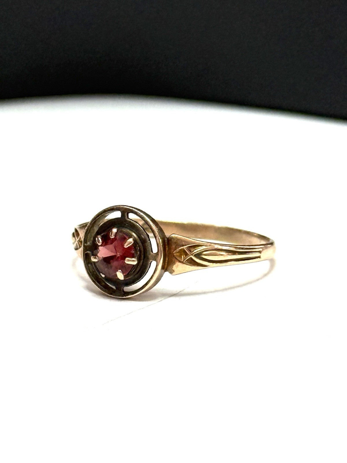 Antique Chester 1917 Garnet Solitaire Gold Ring