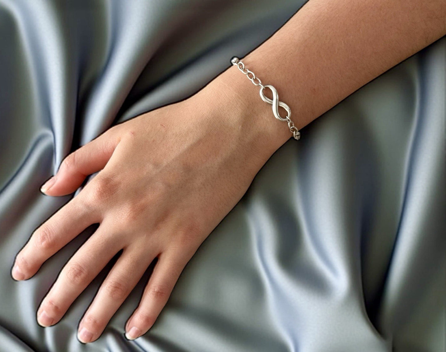 Tiffany & Co Sterling Silver Infinity Bracelet 7" Small 925 Authentic