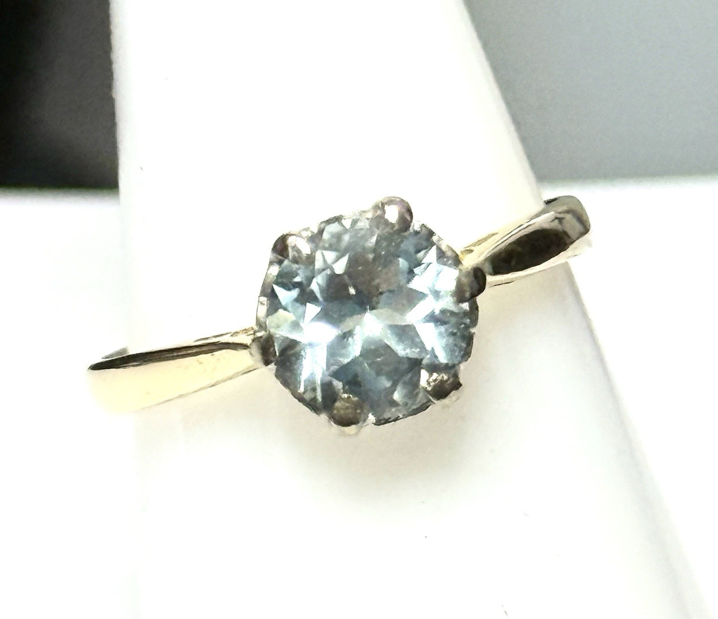 1.67ct Vintage Blue Topaz Solitaire 14k Gold Ring