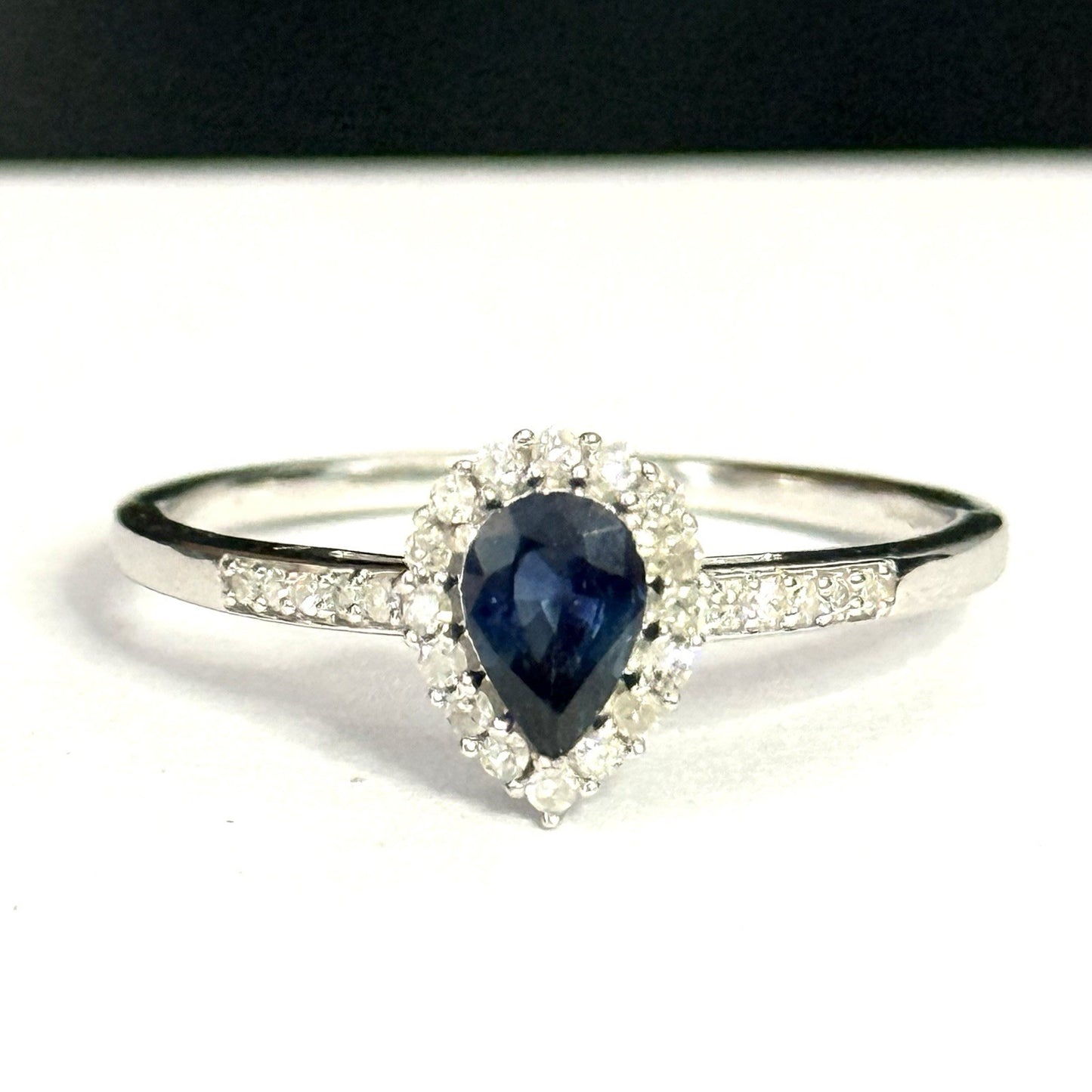 Stunning Sapphire & Diamond Halo White Gold Ring