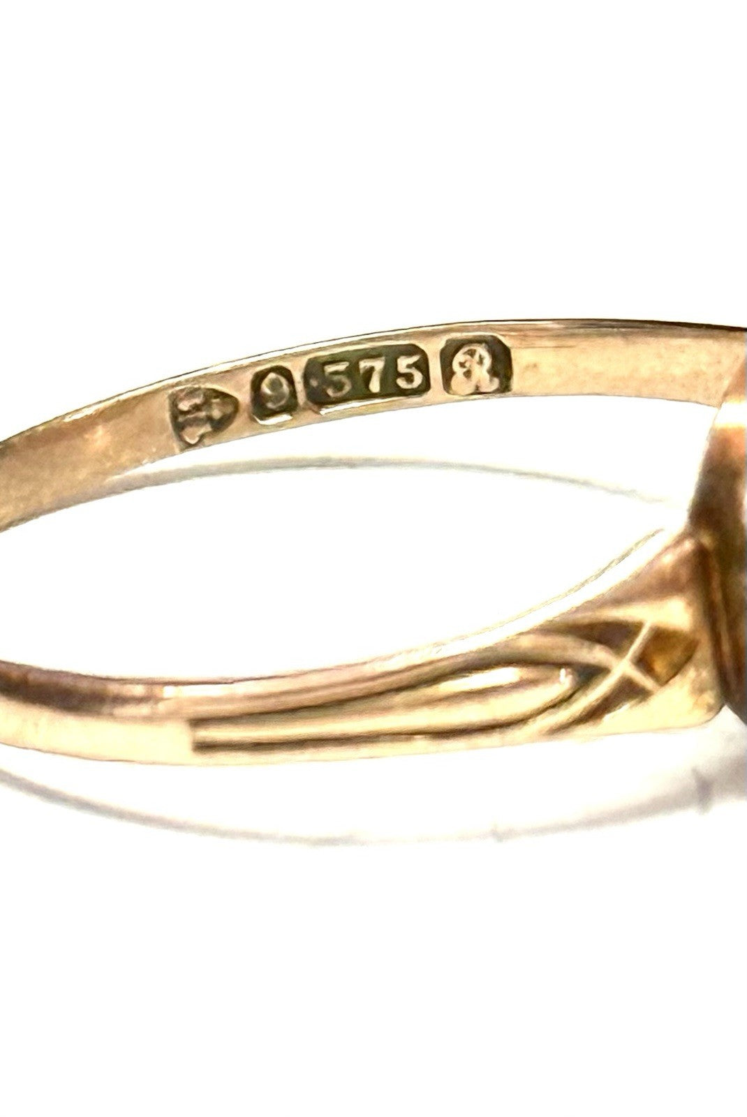 Antique Chester 1917 Garnet Solitaire Gold Ring