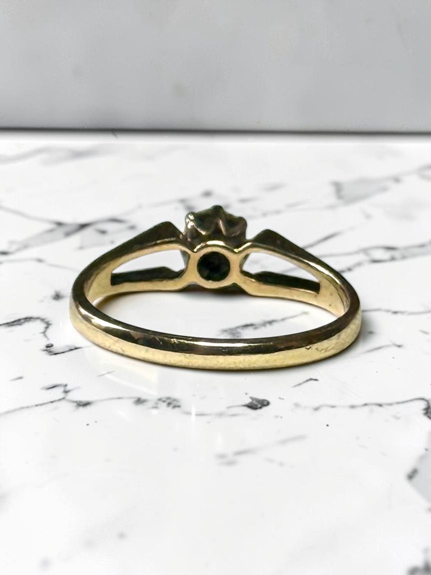 Vintage Diamond 9k Gold Split Shank Solitaire Ring Size K