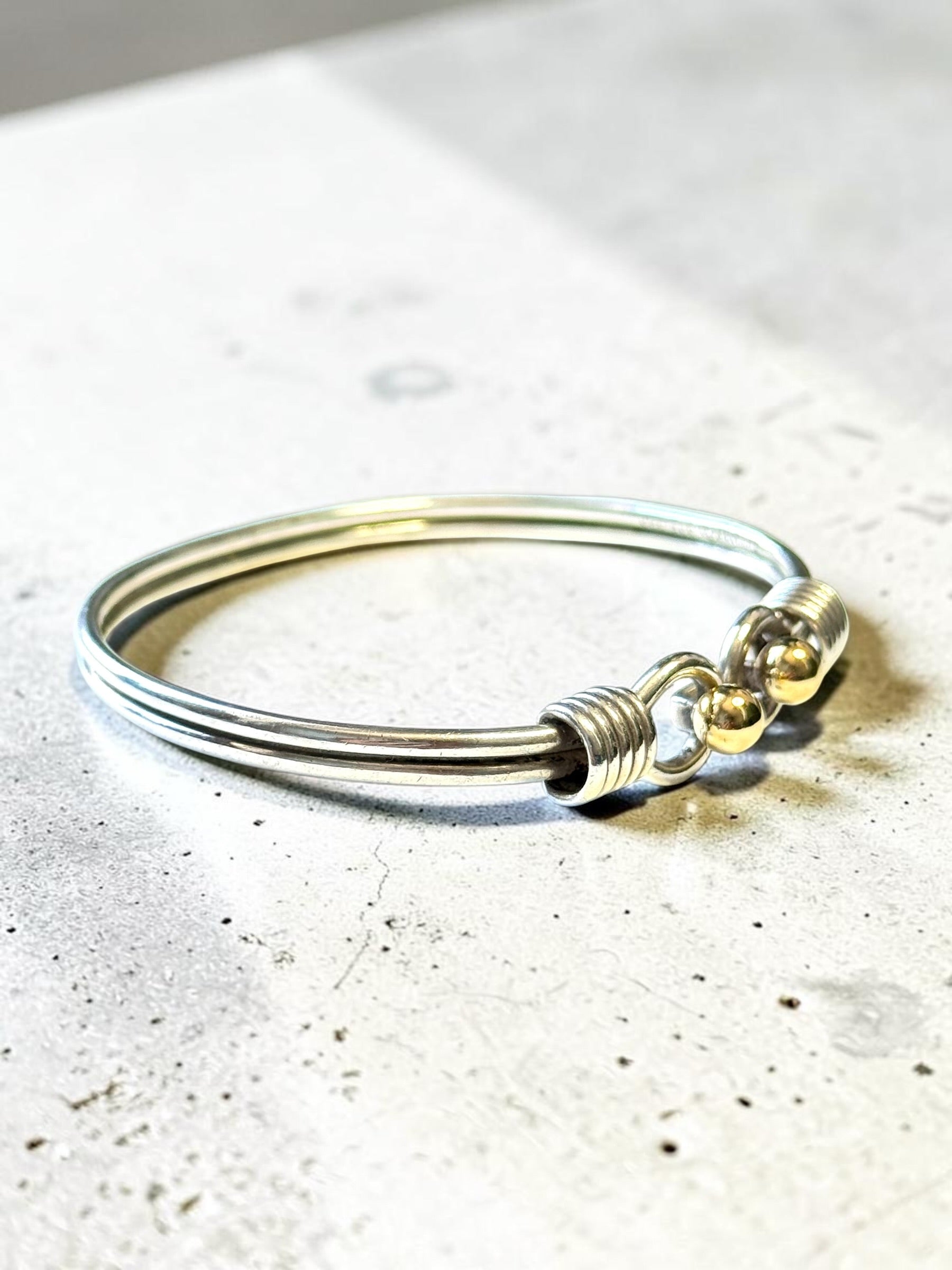 Rare Vintage 7" Tiffany & Co 925 Silver/18kt Gold Hook & Eye Bangle