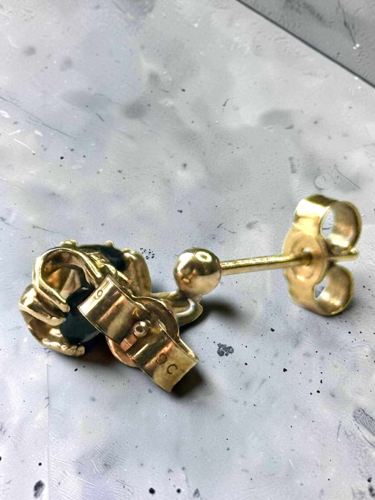 Vintage Natural Sapphire 9k Gold Stud Earrings Goldsmiths Hallmarked