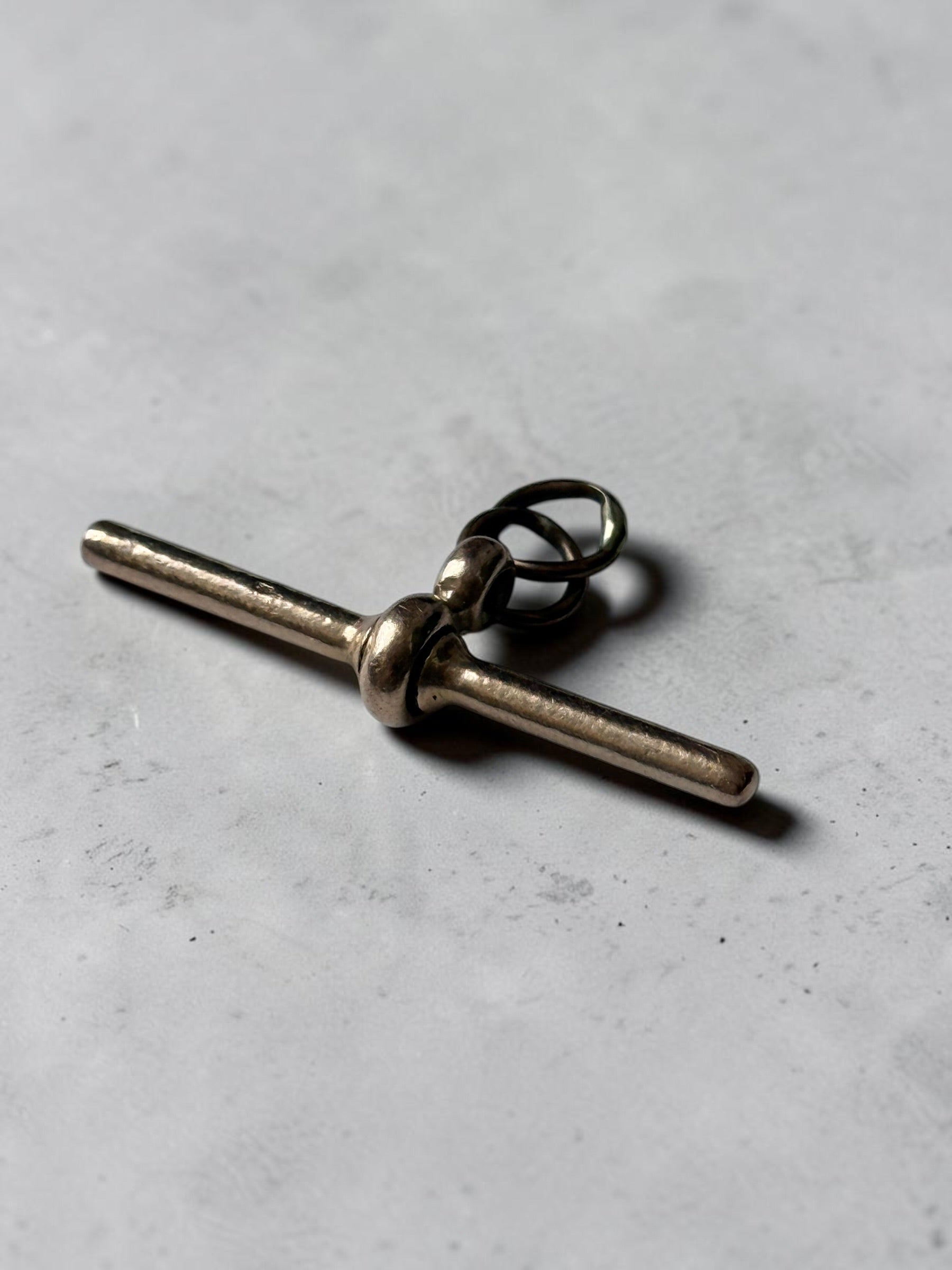 9ct Gold T Bar Pendant 34mm Long