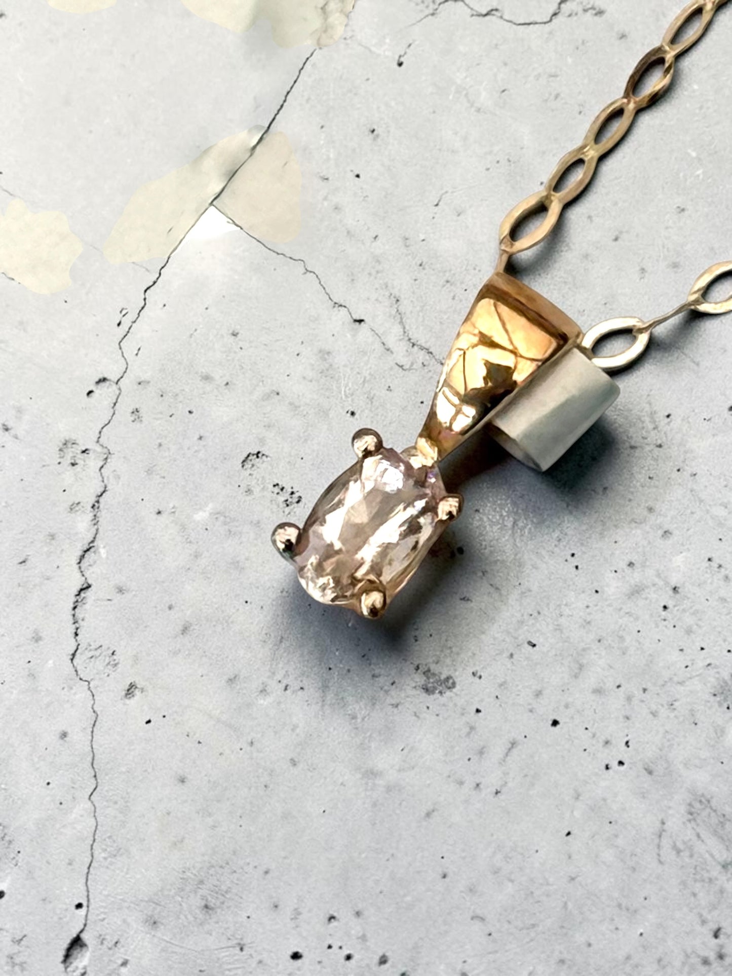 Perfect Gift 9k Gold Morganite Solitaire & 18" Chain