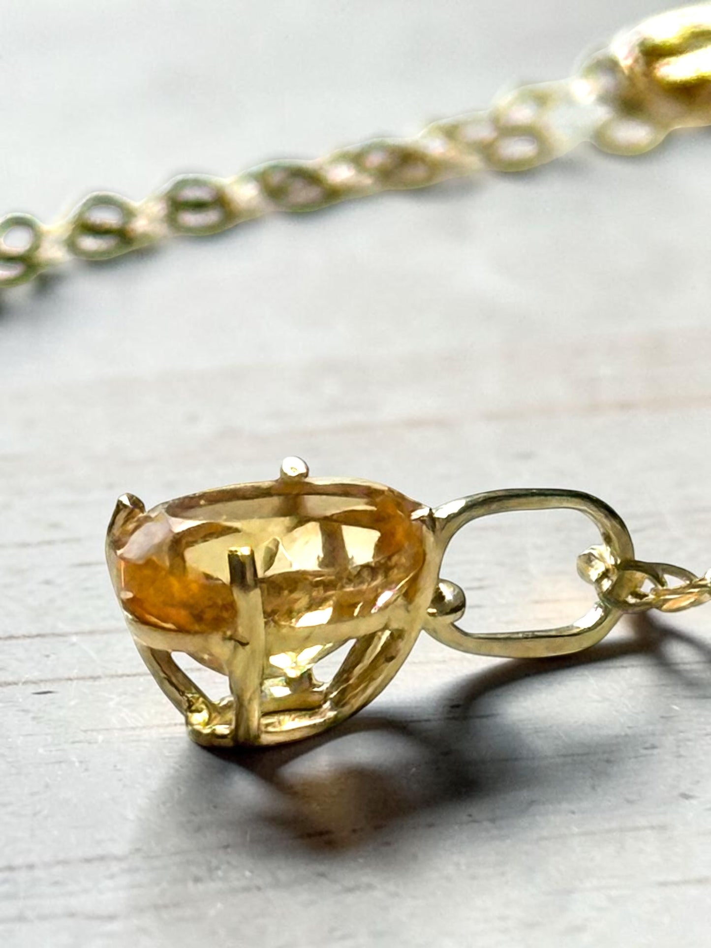 New AA Oval Cut 1.2ct Citrine 9ct Gold Pendant & 18" 9ct Gold Chain