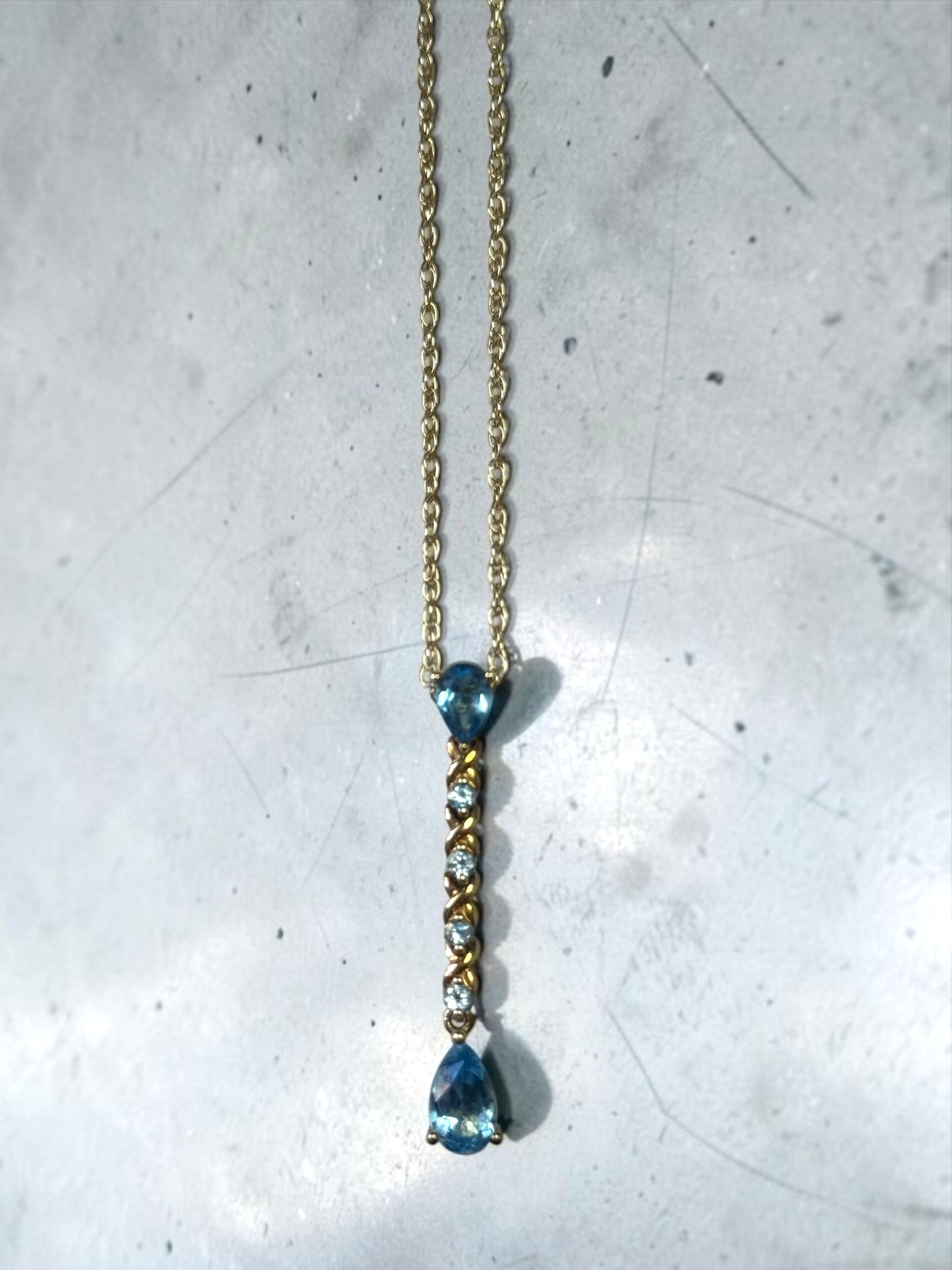 Stunning 9k Gold Topaz Articulate Drop Pendant & 18" Chain