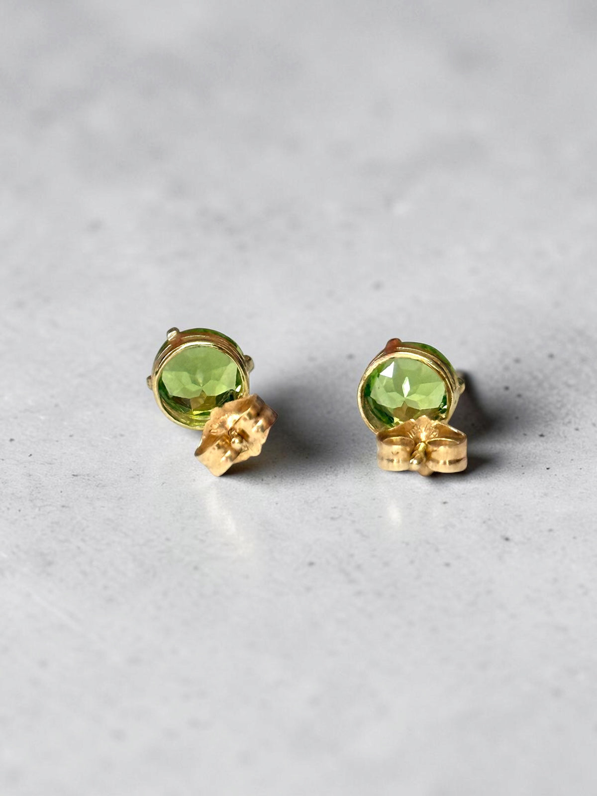 Peridot 1.68ct Round Cut 10k Gold Stud Earrings