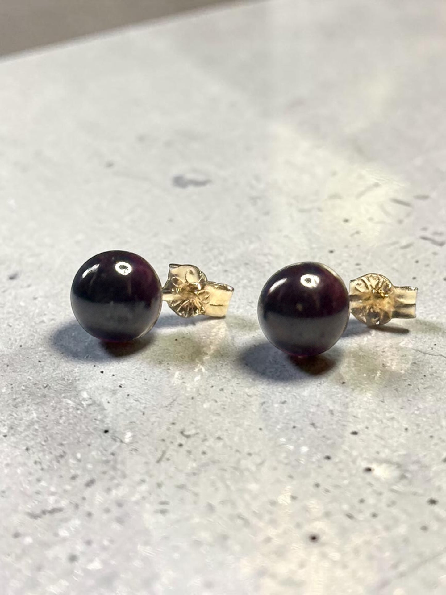 Genuine 5mm Indian Garneti 9k Gold Earrings 1 Carats Approx
