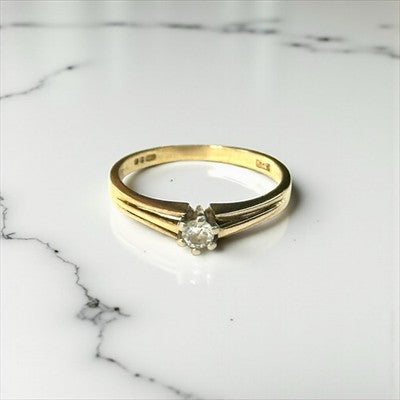 Cute Vintage Diamond Solitaire Size H 1/2 Gold Ring