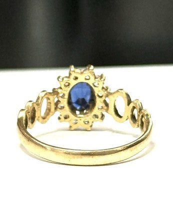 Pretty Vintage Synthetic Blue & White CZ Gem Halo 9ct Gold Ring