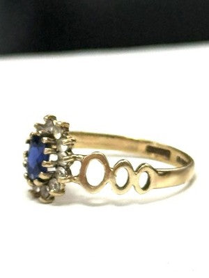 Pretty Vintage Synthetic Blue & White CZ Gem Halo 9ct Gold Ring