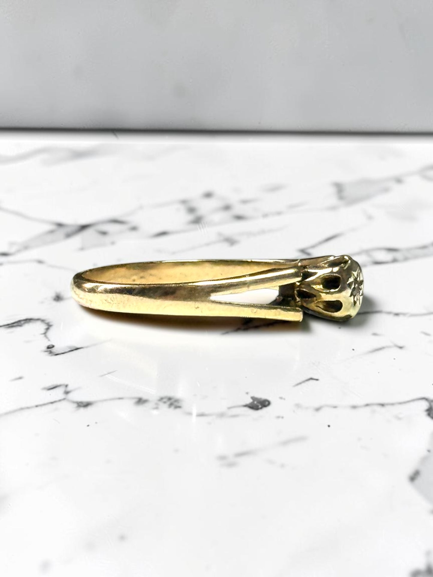 Vintage Diamond 9k Gold Split Shank Solitaire Ring Size K