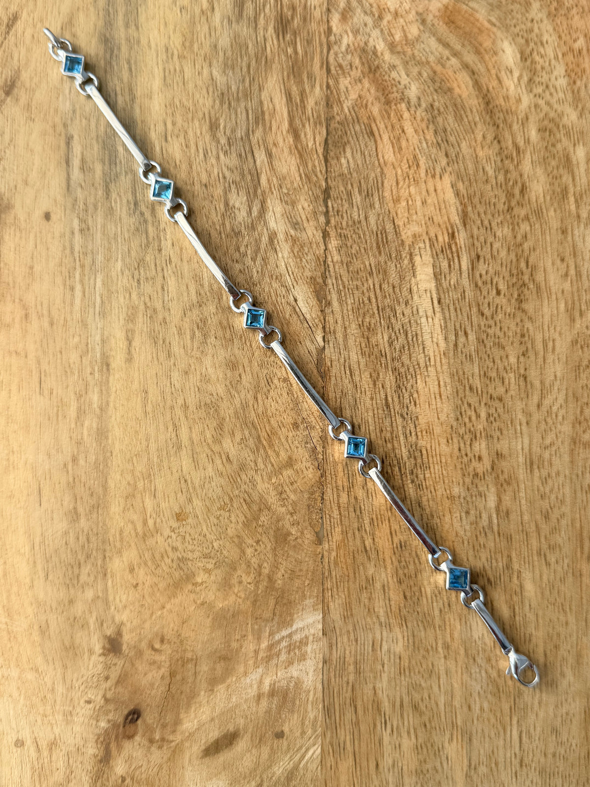 Pretty Lightweight Topaz Oval Link 925 Silver Bracelet 7 1/2"