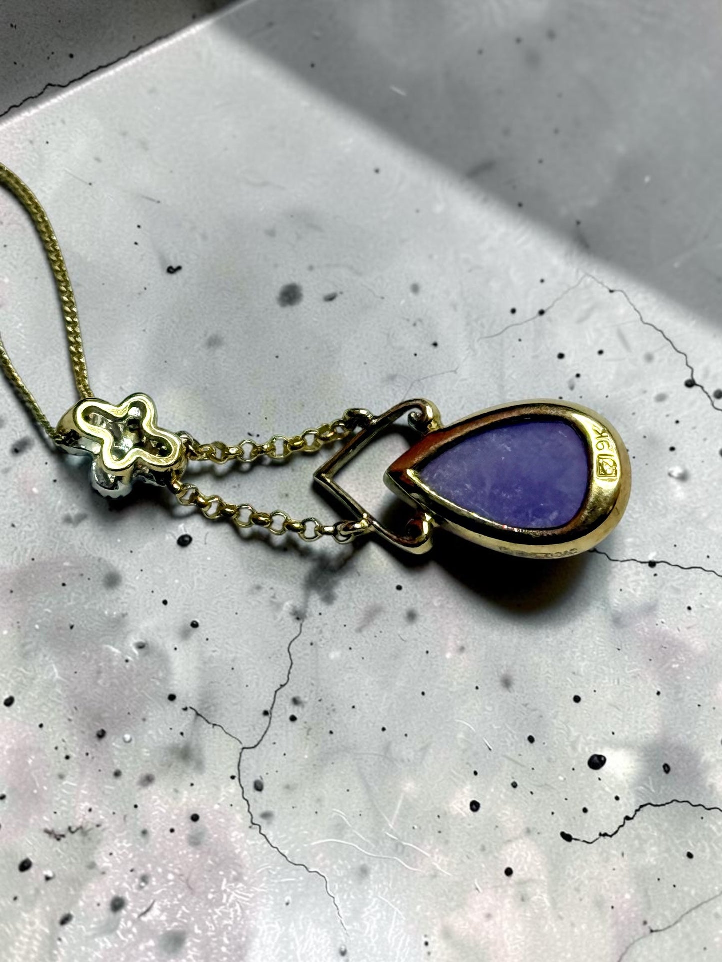 Vintage Gorgeous Lavender Jade & Diamond 9k Pendant & Chain