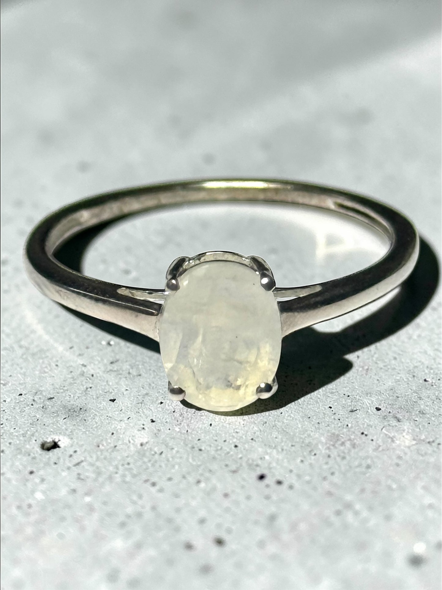 New Simple Moonstone Solitaire  Silver Ring Size Q