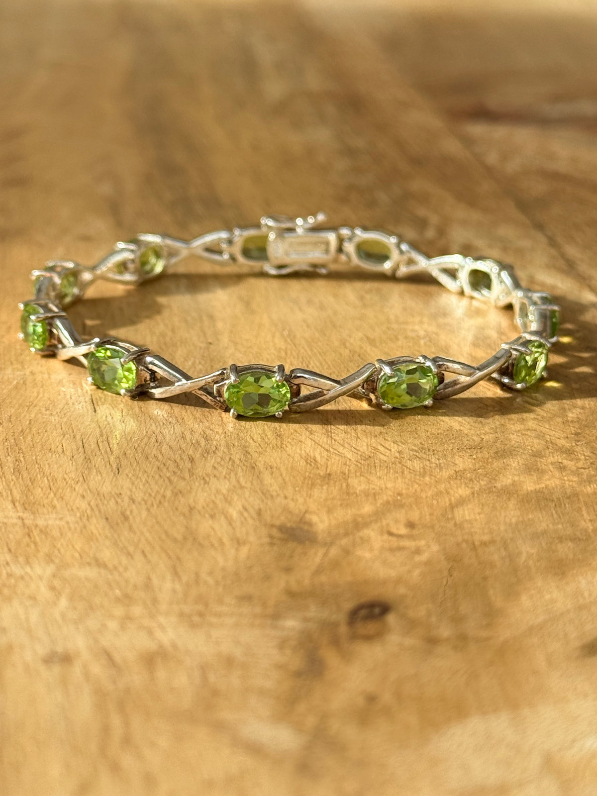 Gorgeous 8ct Peridot 925 Kiss Tennis Silver Bracelet 7 1/4"