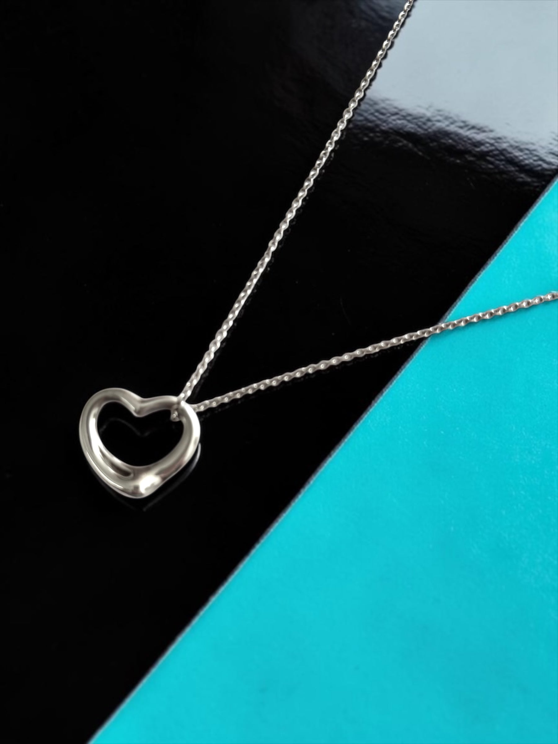 Tiffany & Co Medium 22mm Elsa Peretti Heart Pendant & Chain