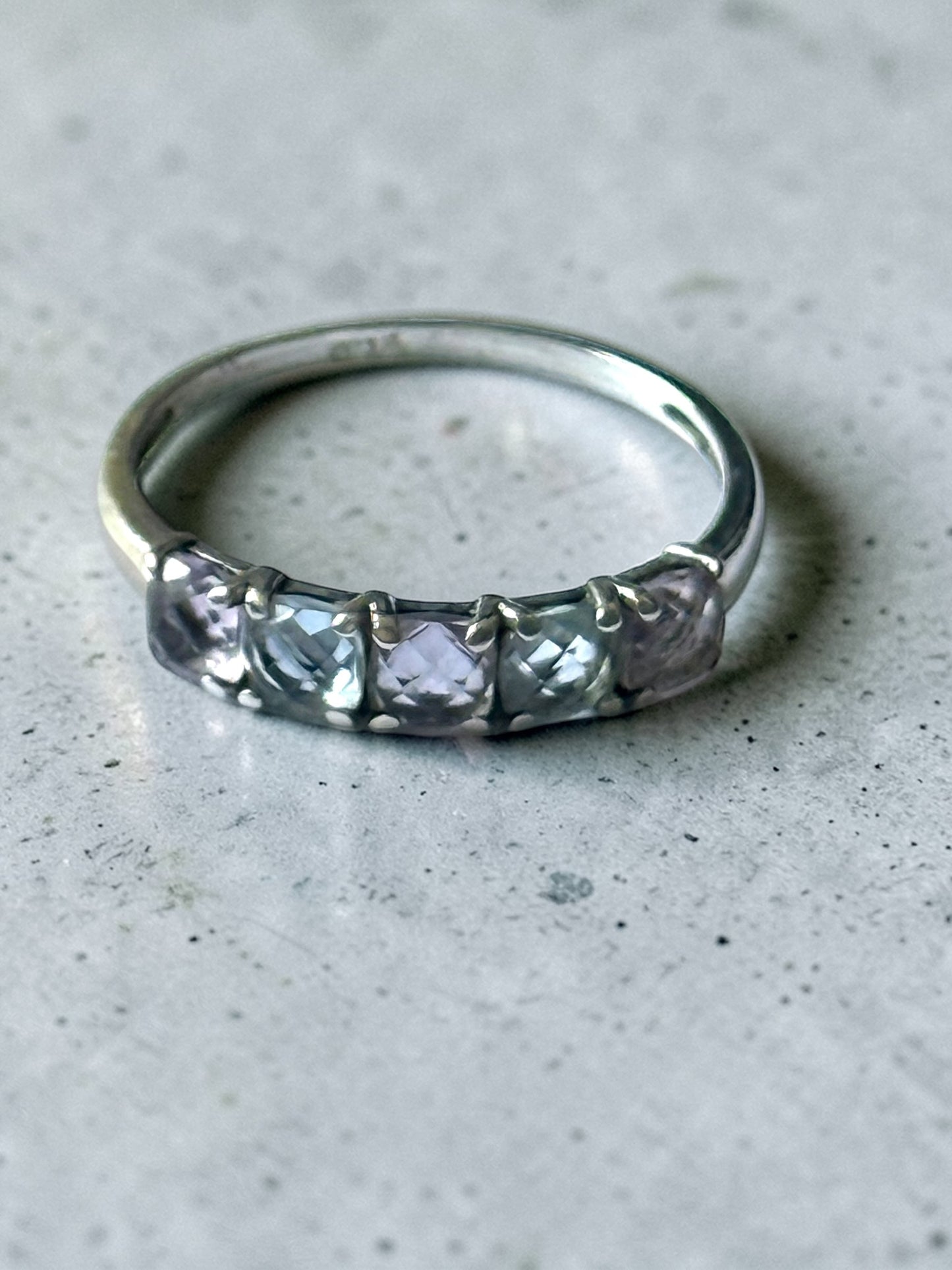 Very Pretty Vintage Amethyst & Topaz  Silver Ring Size T