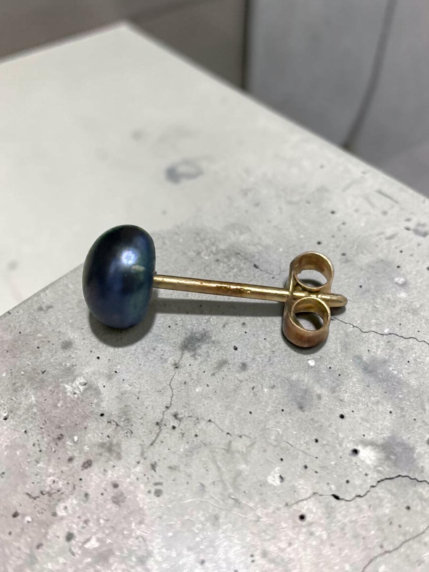 Peacock Pearl 10k Gold Earring Studs