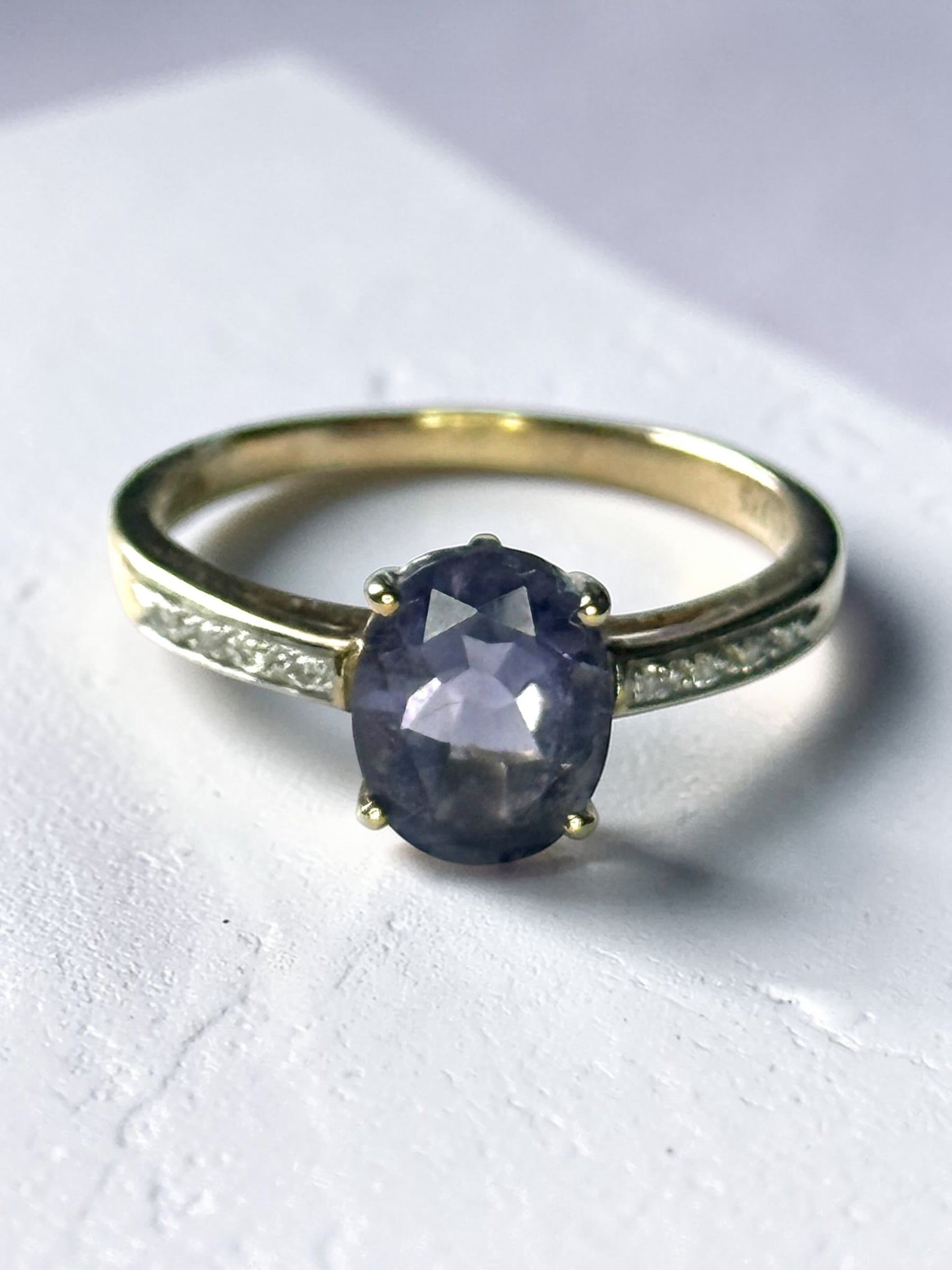 Vintage Amethyst & Diamond Gold Ring