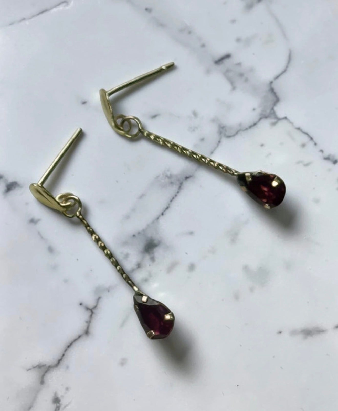 Eye-catching Rhodolite Garnet Gold Drop Earrings