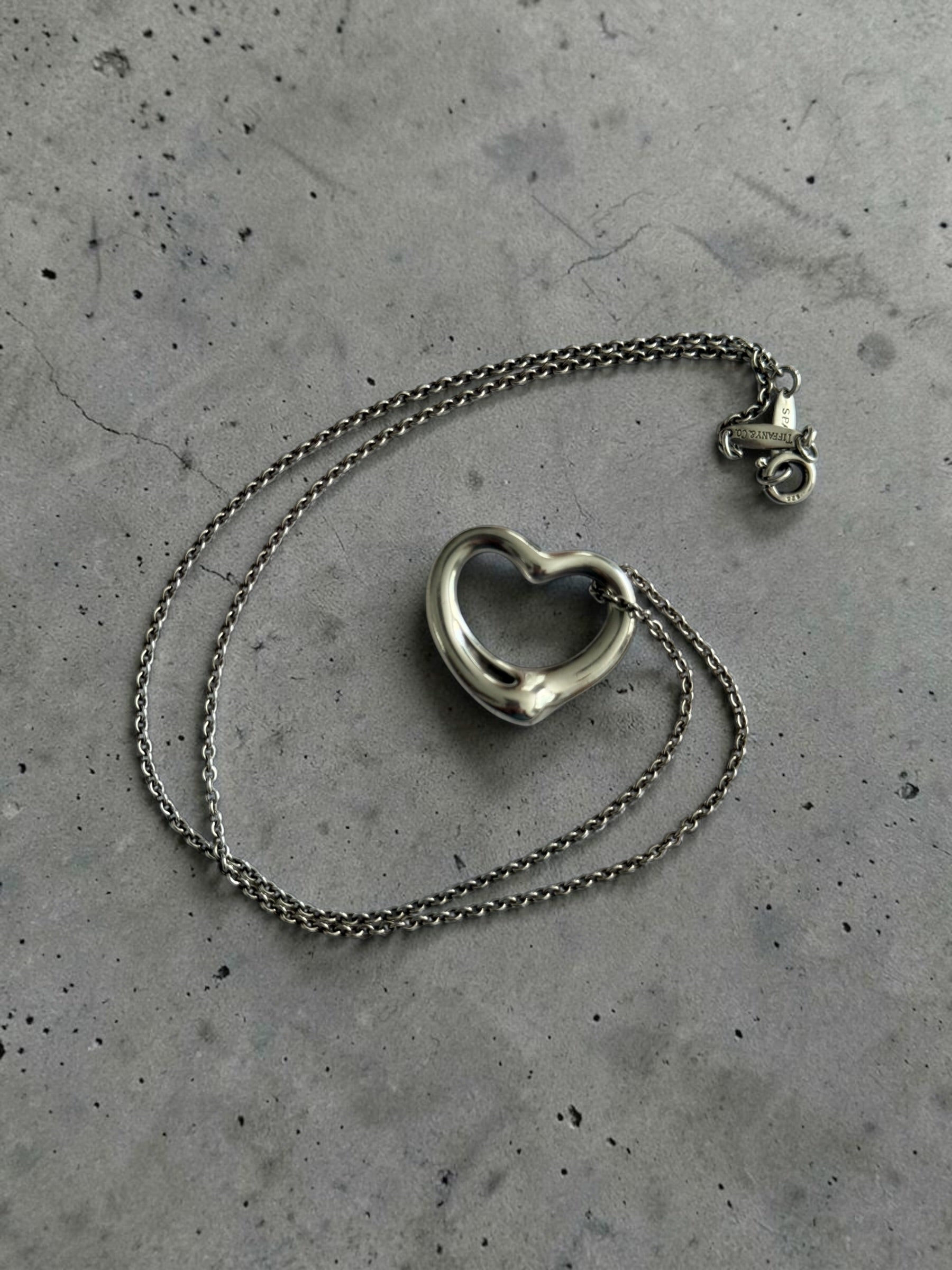 Tiffany & Co Medium 22mm Elsa Peretti Heart Pendant & Chain
