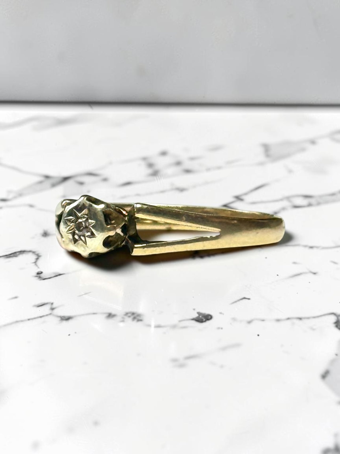 Vintage Diamond 9k Gold Split Shank Solitaire Ring Size K