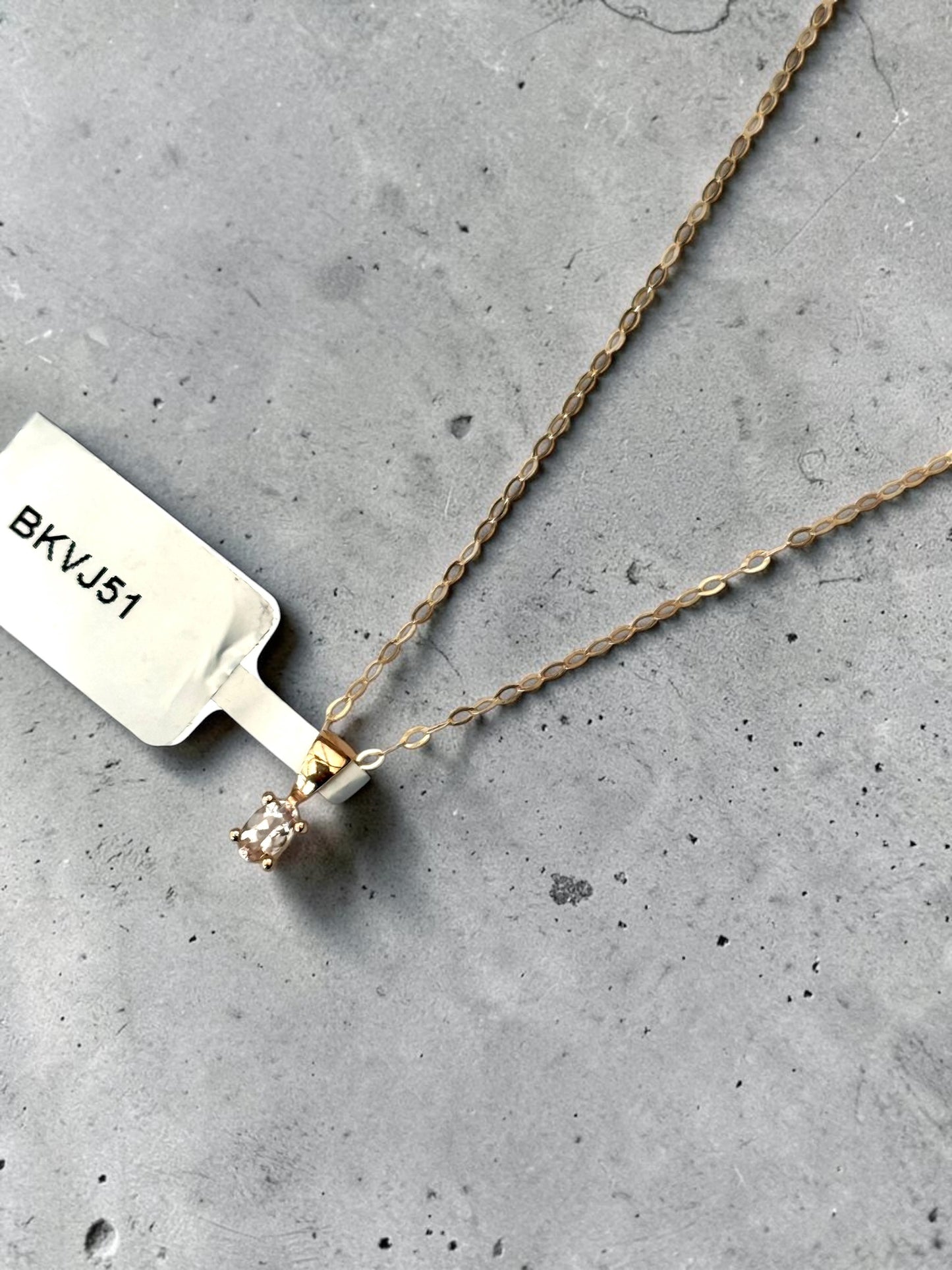 Perfect Gift 9k Gold Morganite Solitaire & 18" Chain