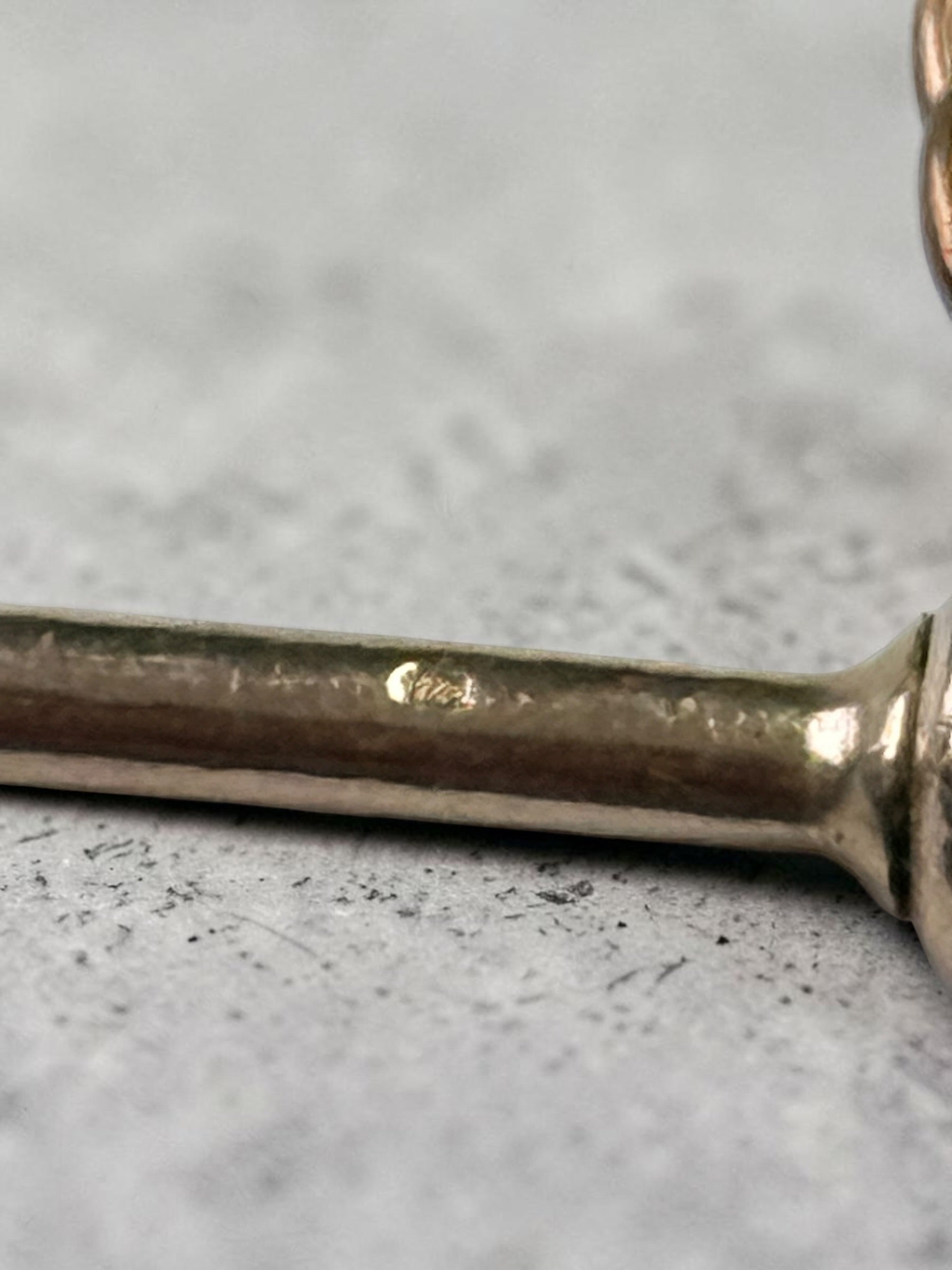 9ct Gold T Bar Pendant 34mm Long