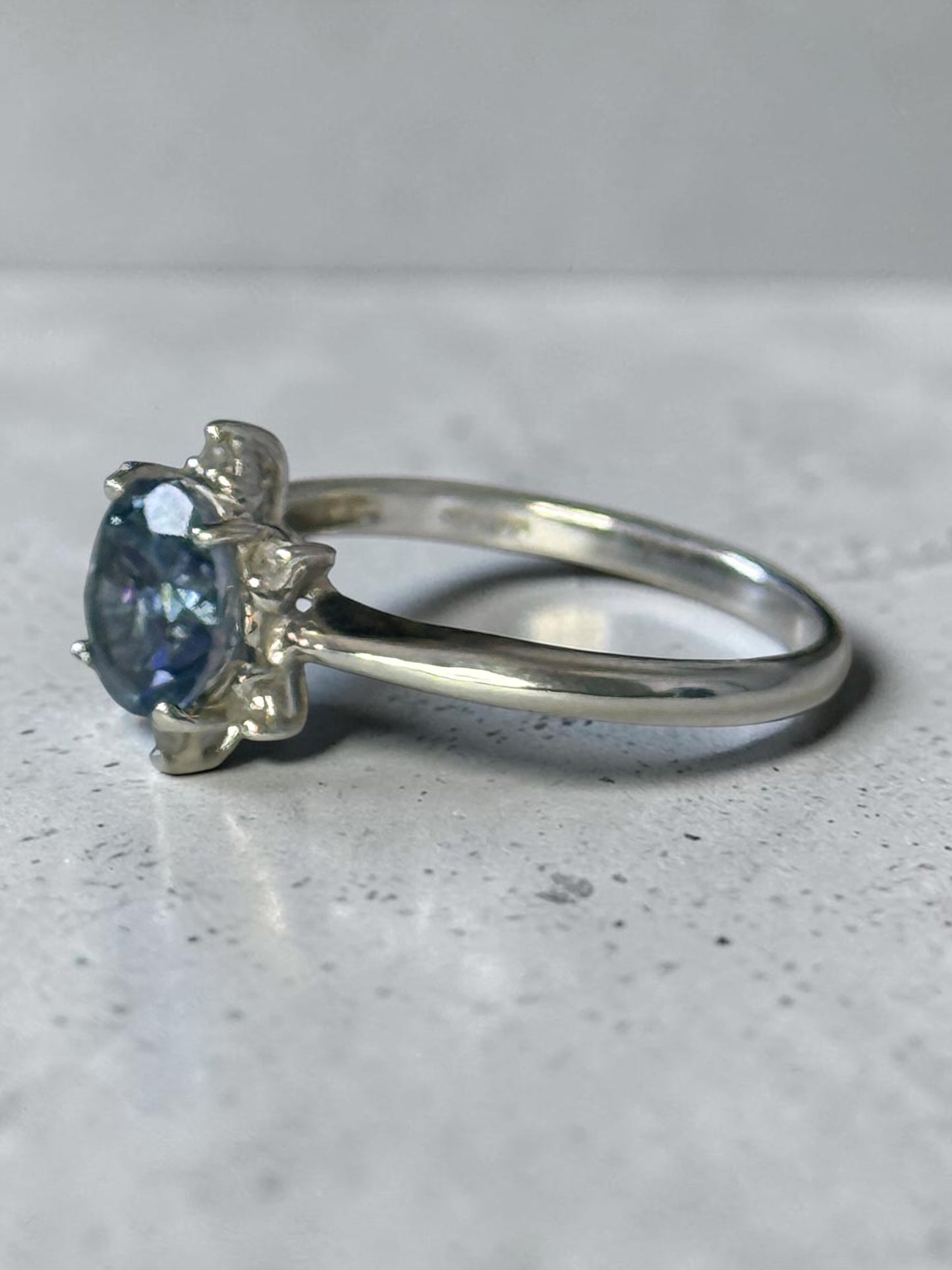 Gorgeous London Topaz & Diamond Star Design Ring White Gold 9k