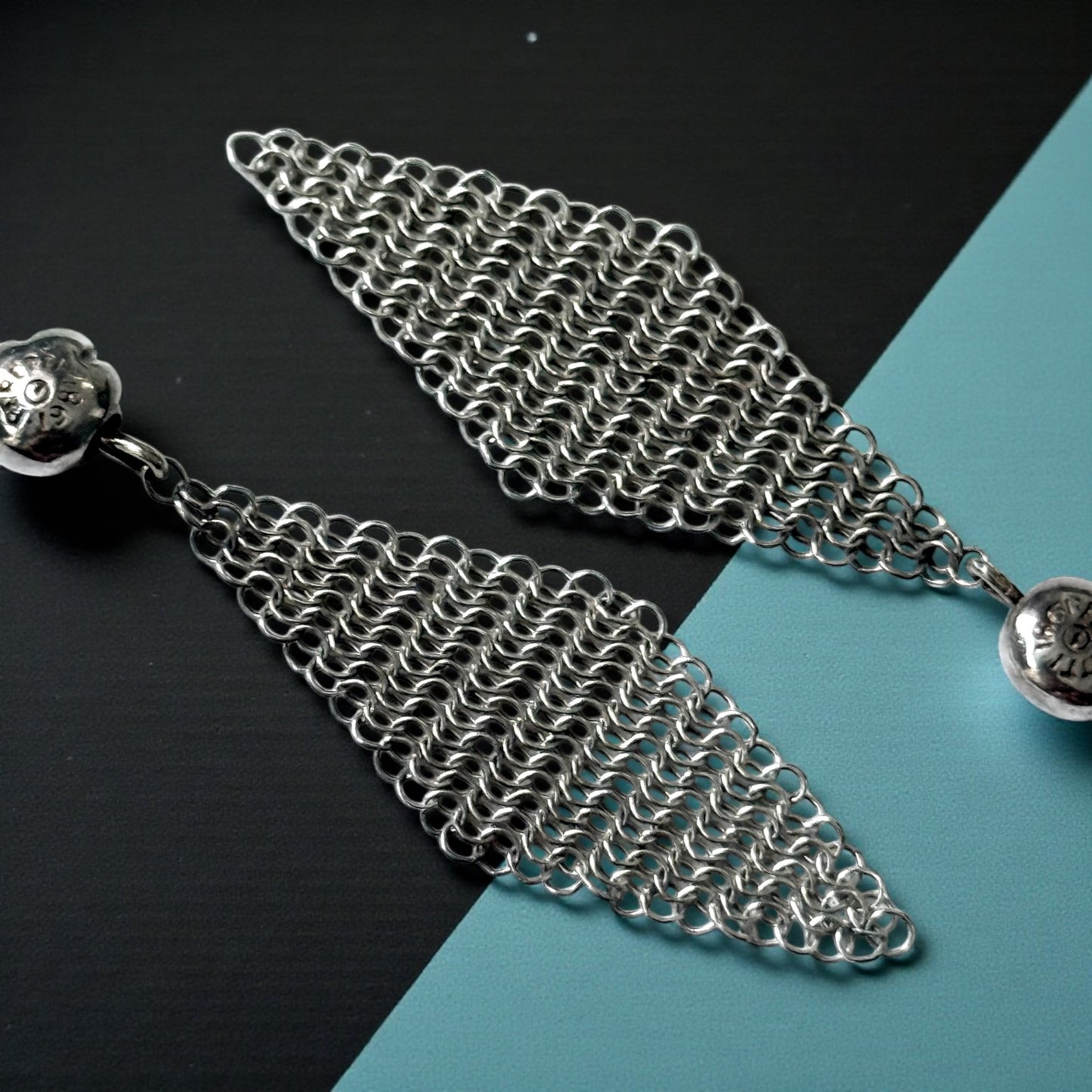 Tiffany & Co. 1981 Rare Vintage Elsa Peretti Silver Mesh Dangle Hook Earrings