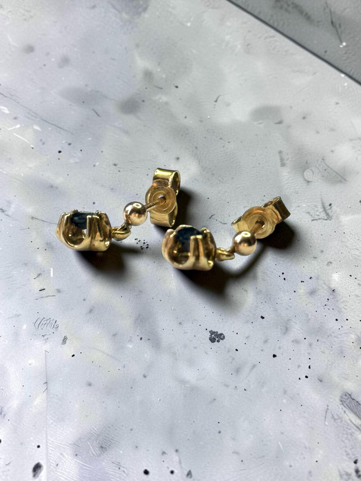 Vintage Natural Sapphire 9k Gold Stud Earrings Goldsmiths Hallmarked
