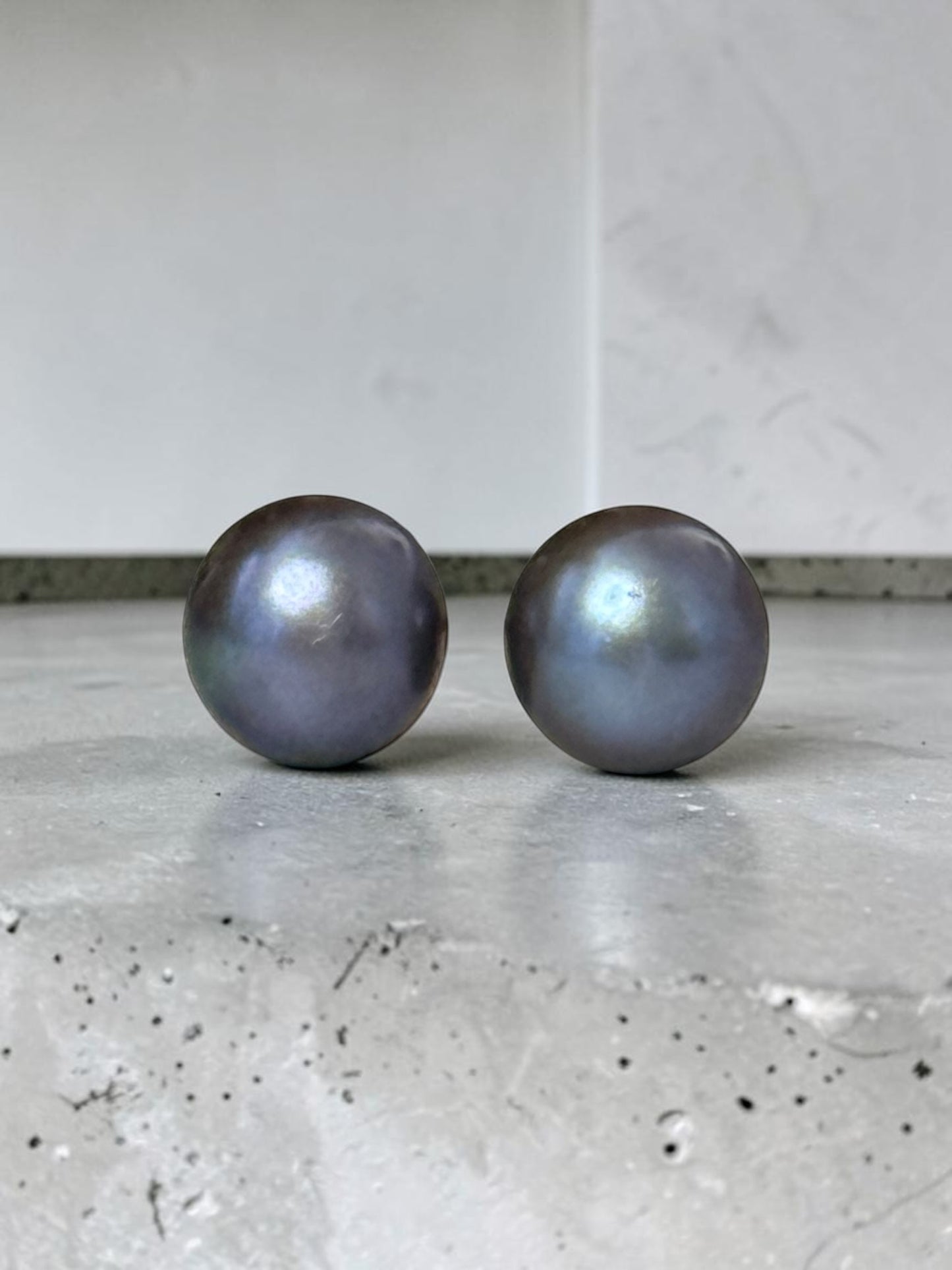 Peacock Pearl 10k Gold Earring Studs
