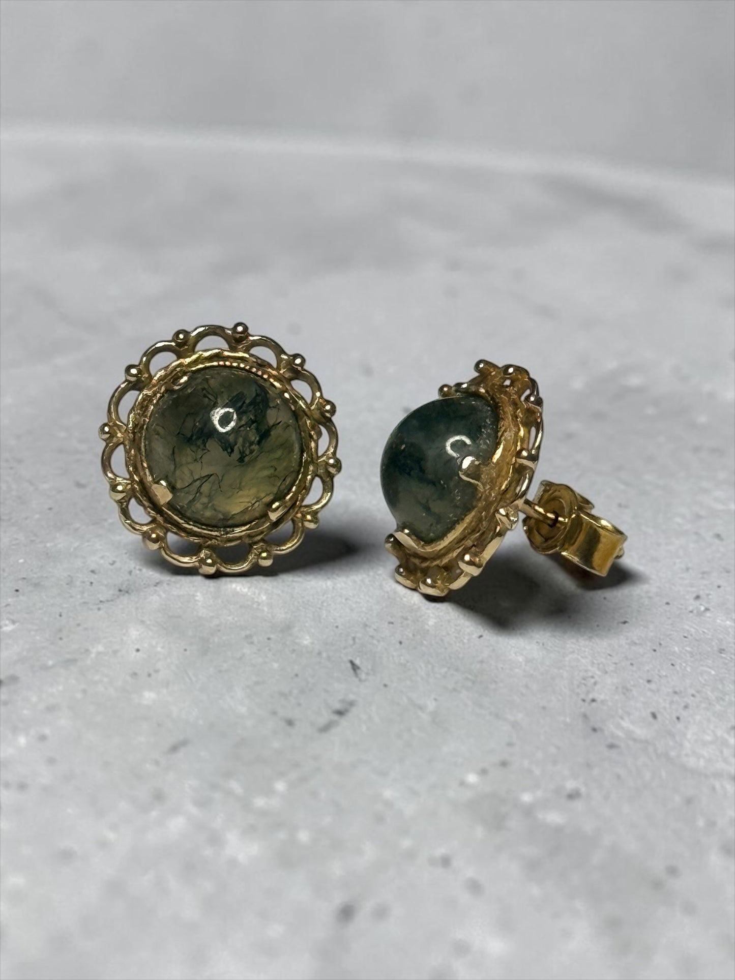 Stunning Vintage Filigree Moss Agate 9k Gold Earring Studs