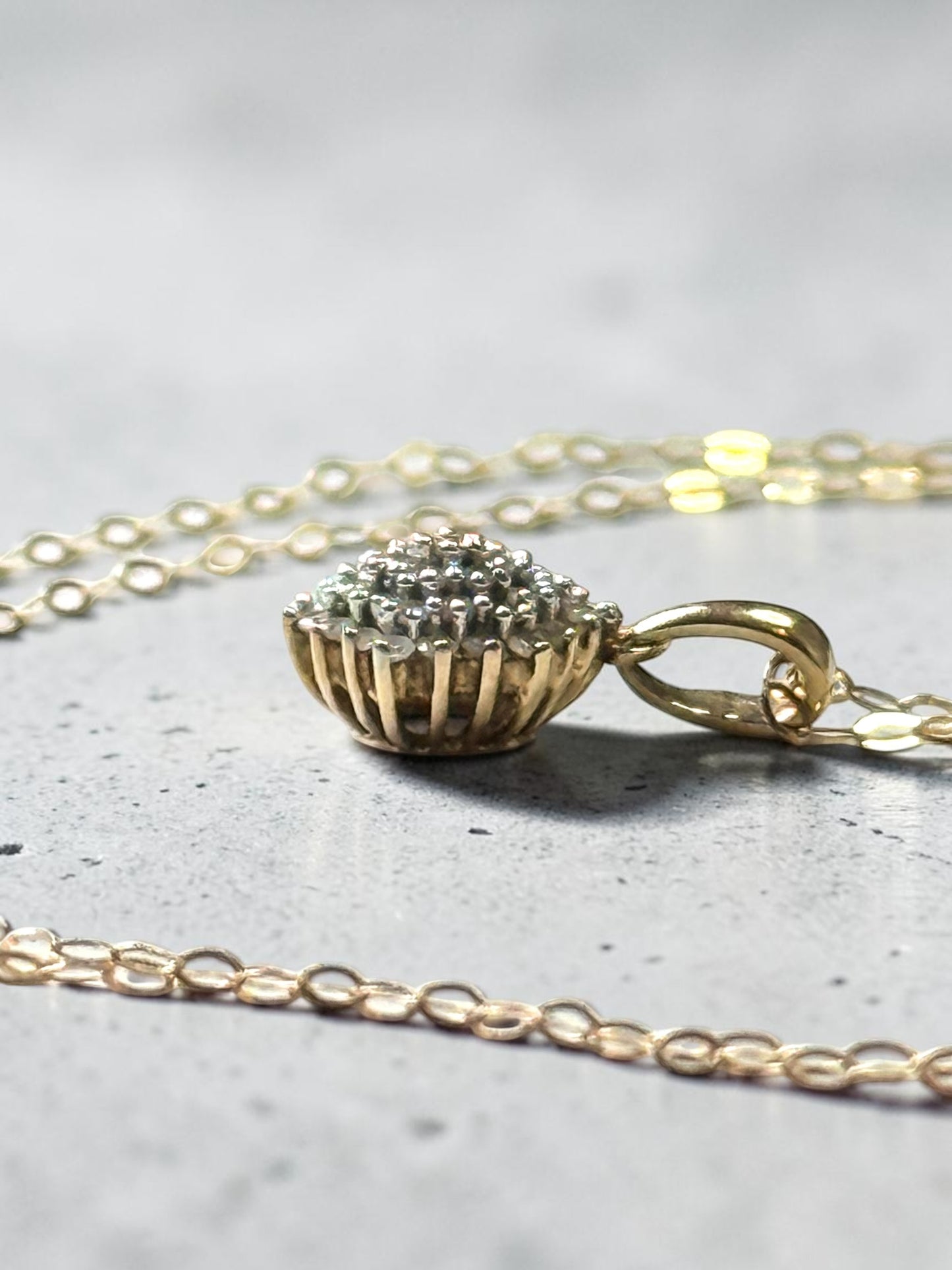 37 Diamond Cluster 9k Pendant & 9k 18" Chain