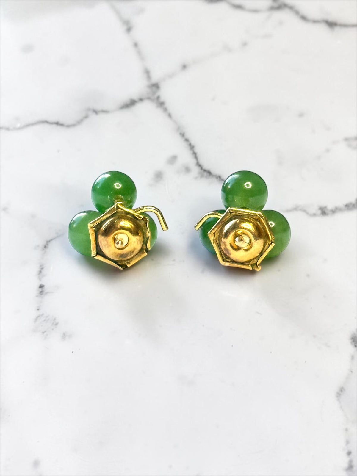 Unusual 1977 Hallmarked Nephrite Bead 9k Gold Earrings