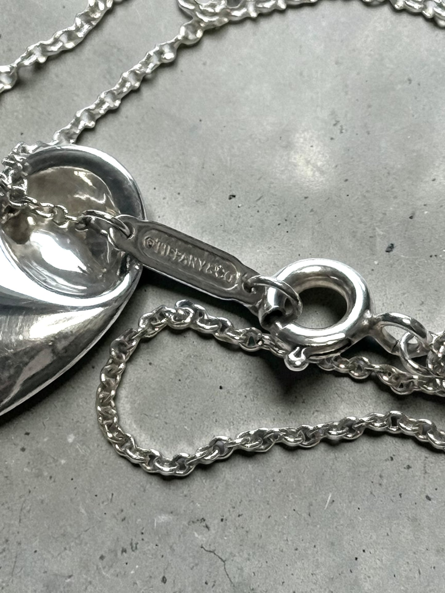 Vintage Tiffany & Co Elsa Peretti Folded Heart Pendant on Chain 925 Silver