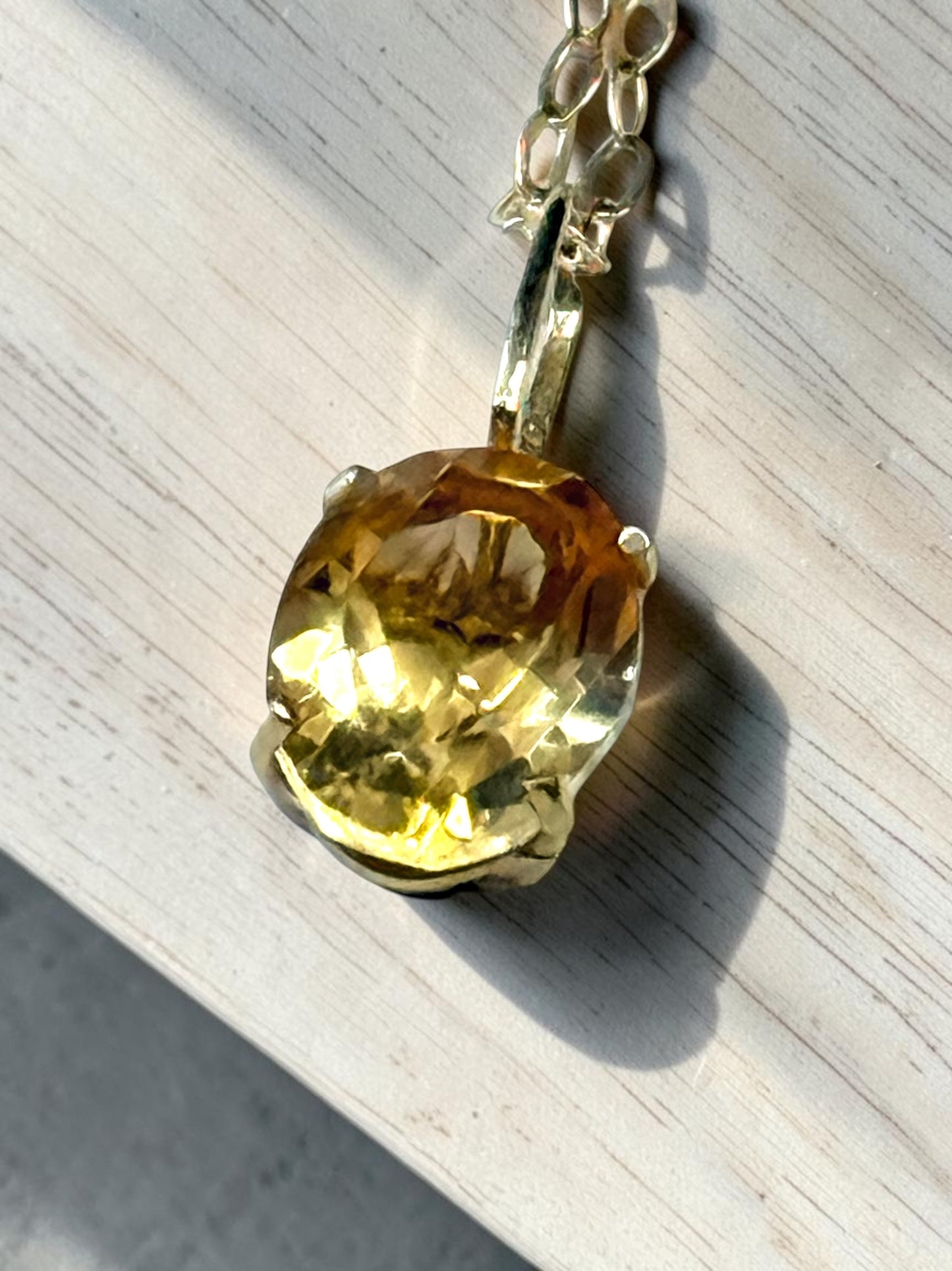 New AA Oval Cut 1.2ct Citrine 9ct Gold Pendant & 18" 9ct Gold Chain