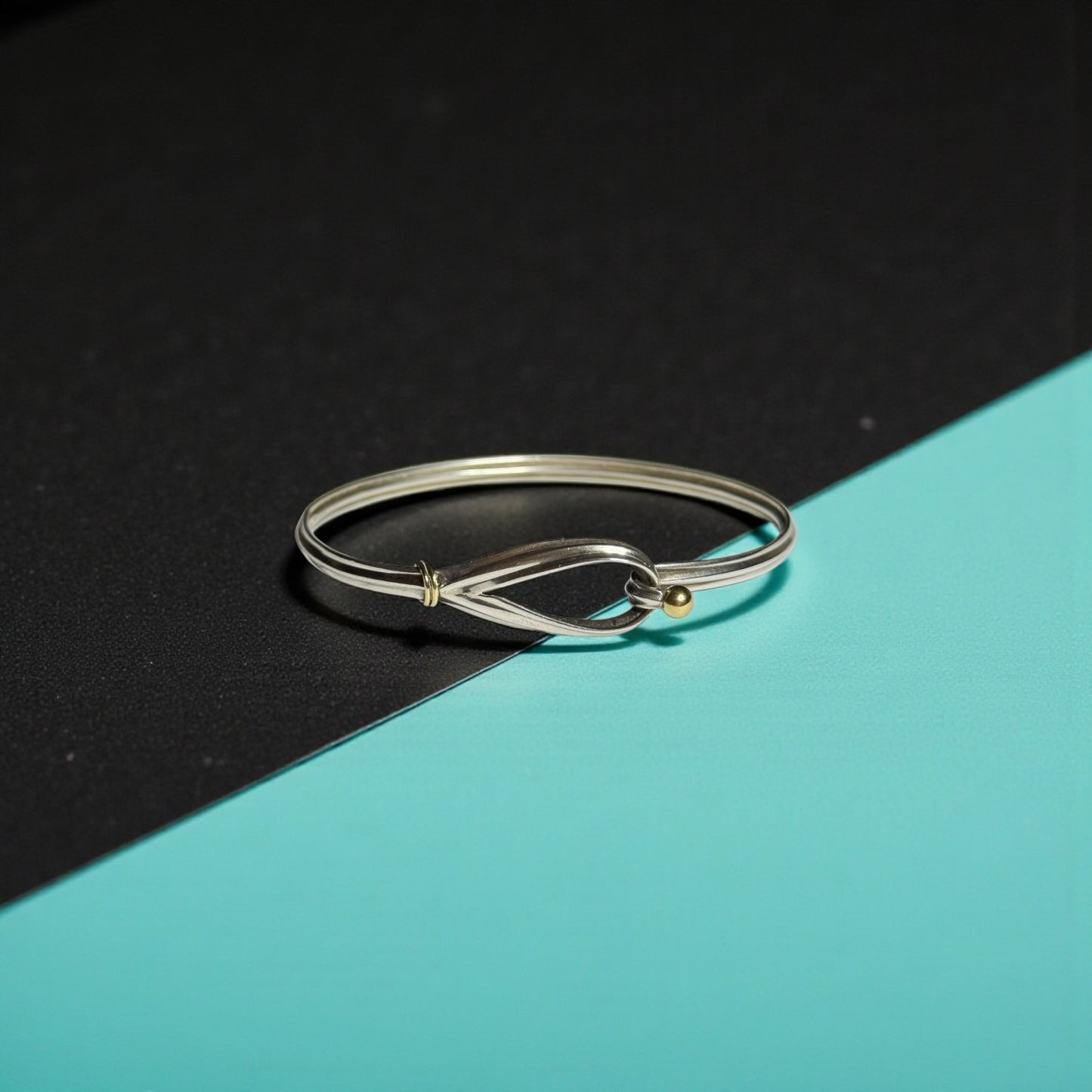Rare Vintage 7" Tiffany & Co 925 Silver/18kt Gold Hook & Eye Ribbed Bangle